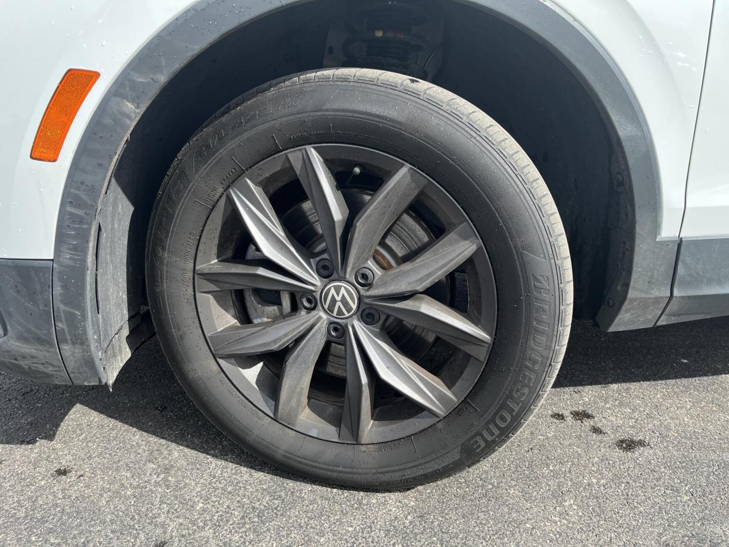 2022 White /Black Volkswagen Tiguan SE 4Motion (3VV2B7AX6NM) with an 2.0L I4 DOHC 16V Turbo engine, Automatic transmission, located at 11115 Chardon Rd. , Chardon, OH, 44024, (440) 214-9705, 41.580246, -81.241943 - 2022 Volkswagen Tiguan SE AWD – Premium Comfort, All-Weather Confidence, and Loaded with Advanced Safety & Tech! This 2022 Volkswagen Tiguan SE AWD is the perfect upscale crossover that’s ready for family adventures, daily commutes, or weekend getaways! Powered by a responsive 2.0L Turbocharged - Photo#12