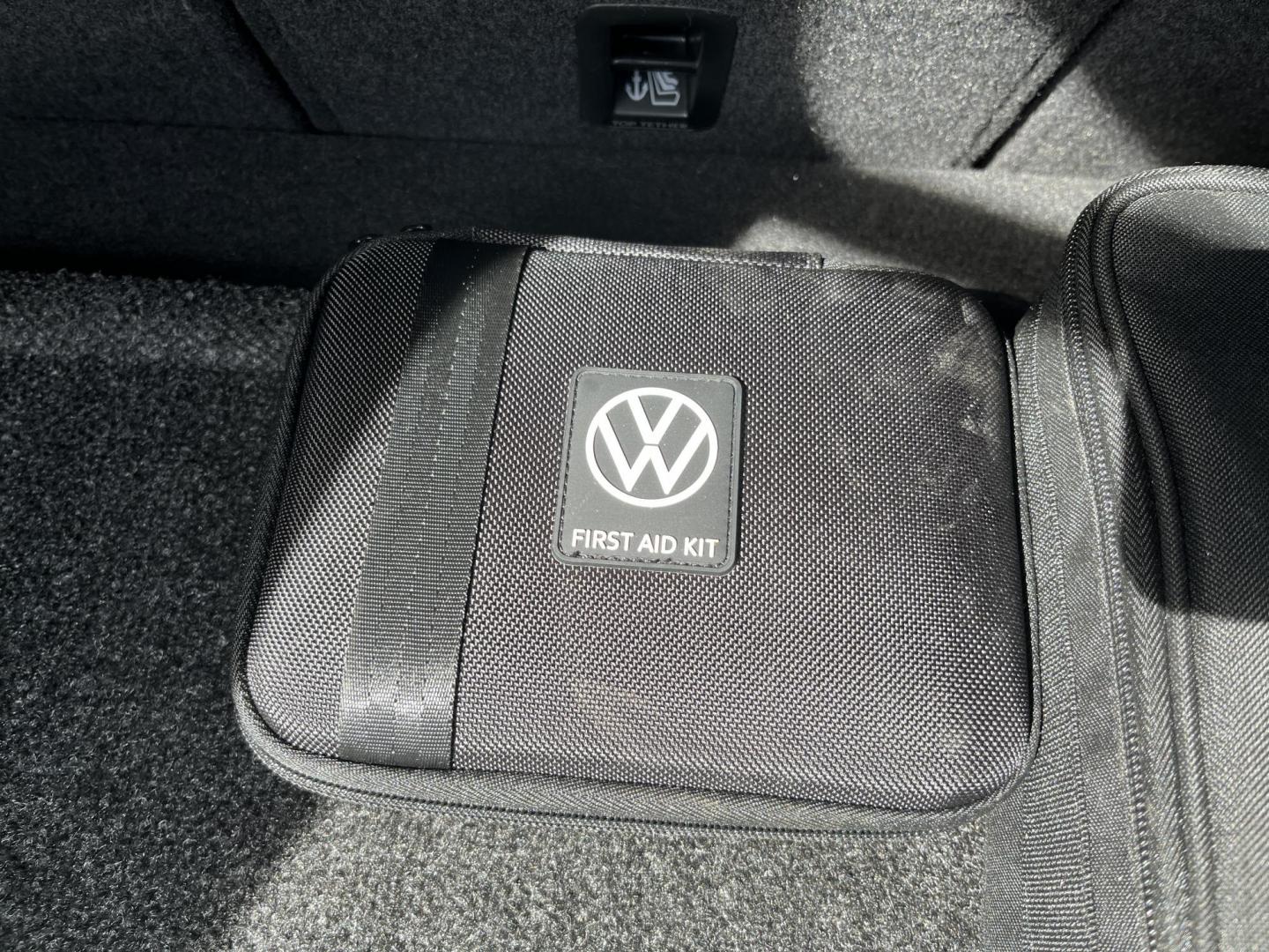 2022 White /Black Volkswagen Tiguan SE 4Motion (3VV2B7AX6NM) with an 2.0L I4 DOHC 16V Turbo engine, Automatic transmission, located at 11115 Chardon Rd. , Chardon, OH, 44024, (440) 214-9705, 41.580246, -81.241943 - 2022 Volkswagen Tiguan SE AWD – Premium Comfort, All-Weather Confidence, and Loaded with Advanced Safety & Tech! This 2022 Volkswagen Tiguan SE AWD is the perfect upscale crossover that’s ready for family adventures, daily commutes, or weekend getaways! Powered by a responsive 2.0L Turbocharged - Photo#17