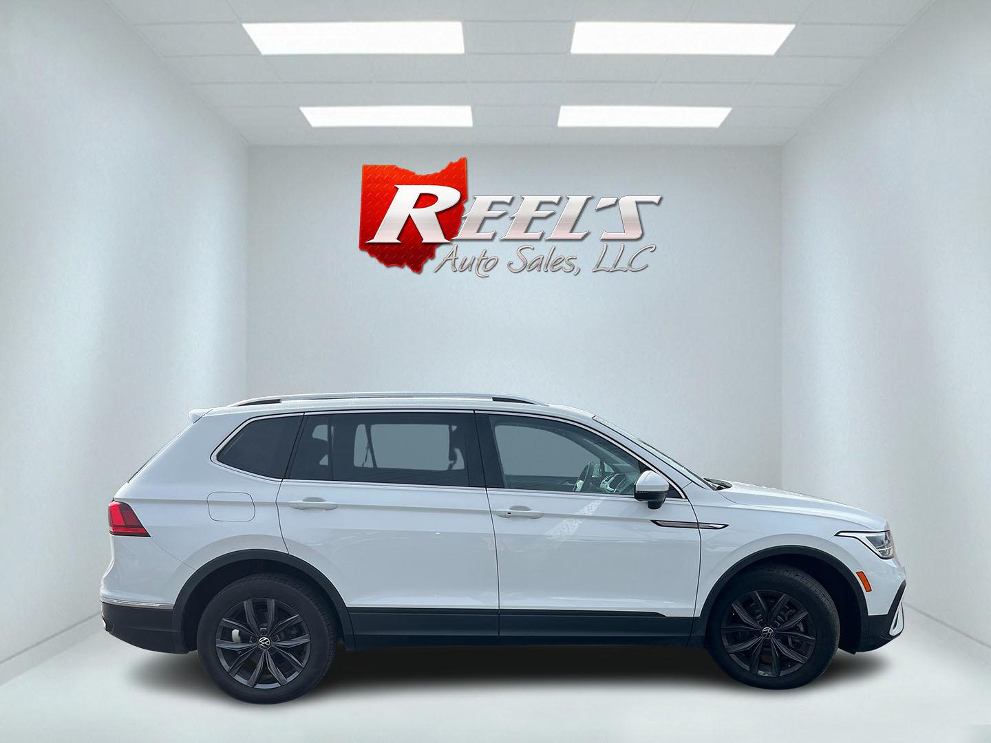 2022 White /Black Volkswagen Tiguan SE 4Motion (3VV2B7AX6NM) with an 2.0L I4 DOHC 16V Turbo engine, Automatic transmission, located at 11115 Chardon Rd. , Chardon, OH, 44024, (440) 214-9705, 41.580246, -81.241943 - Photo#5