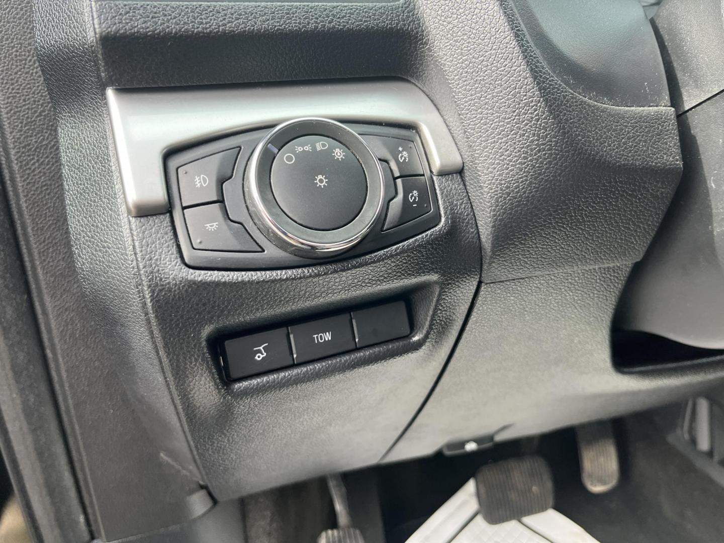 2017 Black /Black Ford Explorer XLT 4WD (1FM5K8D80HG) with an 3.5L V6 DOHC 24V engine, Automatic transmission, located at 11115 Chardon Rd. , Chardon, OH, 44024, (440) 214-9705, 41.580246, -81.241943 - 2017 Ford Explorer XLT 4WD – Loaded Adventure SUV with Towing Muscle, Sporty Looks, and Every Premium Touch! This 2017 Ford Explorer XLT 4WD is the perfect family hauler that’s ready for work, play, and everything in between! Powered by a strong 3.5L V6 engine with flex fuel capability, paired - Photo#21