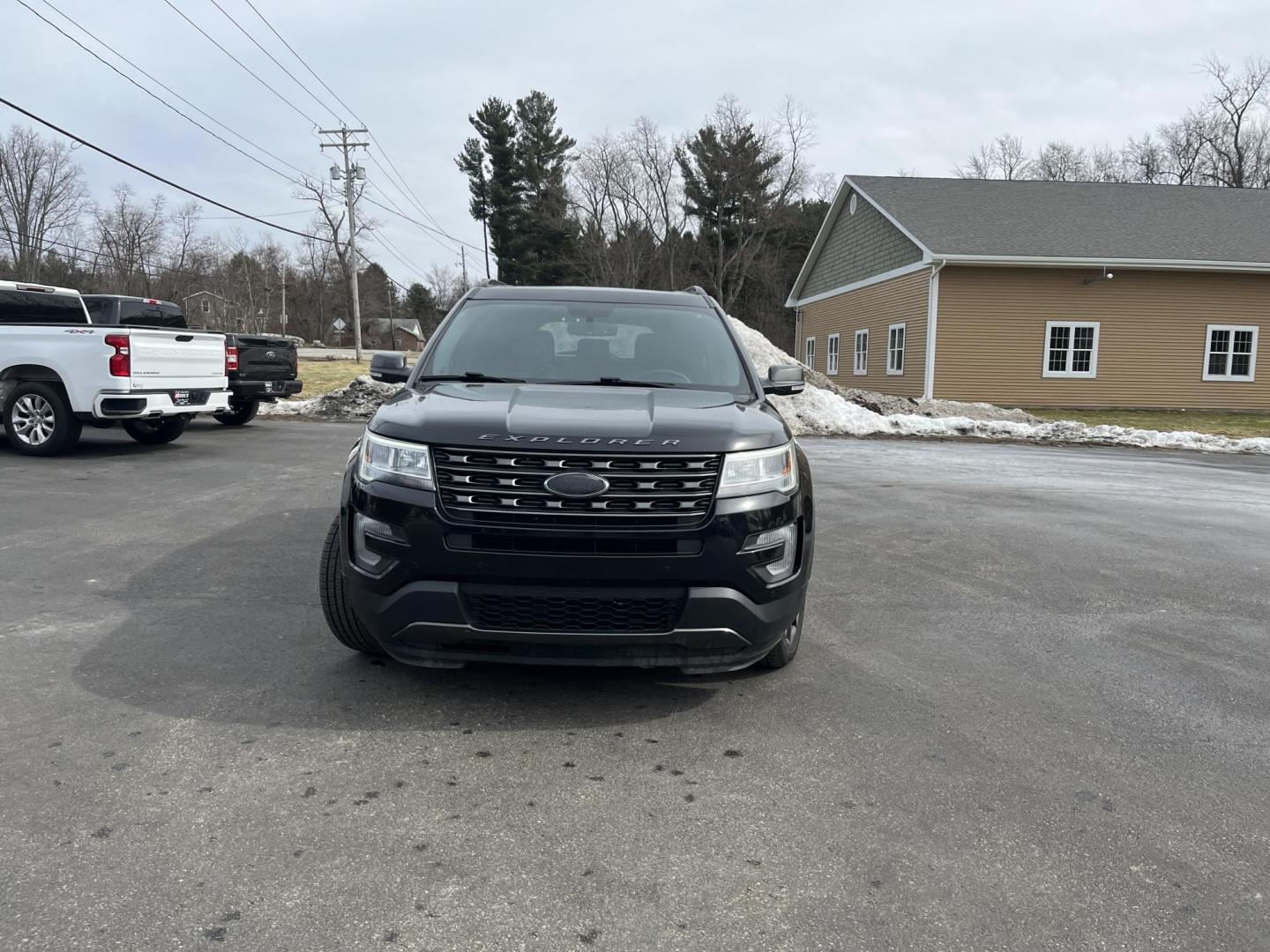2017 Black /Black Ford Explorer XLT 4WD (1FM5K8D80HG) with an 3.5L V6 DOHC 24V engine, Automatic transmission, located at 11115 Chardon Rd. , Chardon, OH, 44024, (440) 214-9705, 41.580246, -81.241943 - 2017 Ford Explorer XLT 4WD – Loaded Adventure SUV with Towing Muscle, Sporty Looks, and Every Premium Touch! This 2017 Ford Explorer XLT 4WD is the perfect family hauler that’s ready for work, play, and everything in between! Powered by a strong 3.5L V6 engine with flex fuel capability, paired - Photo#1