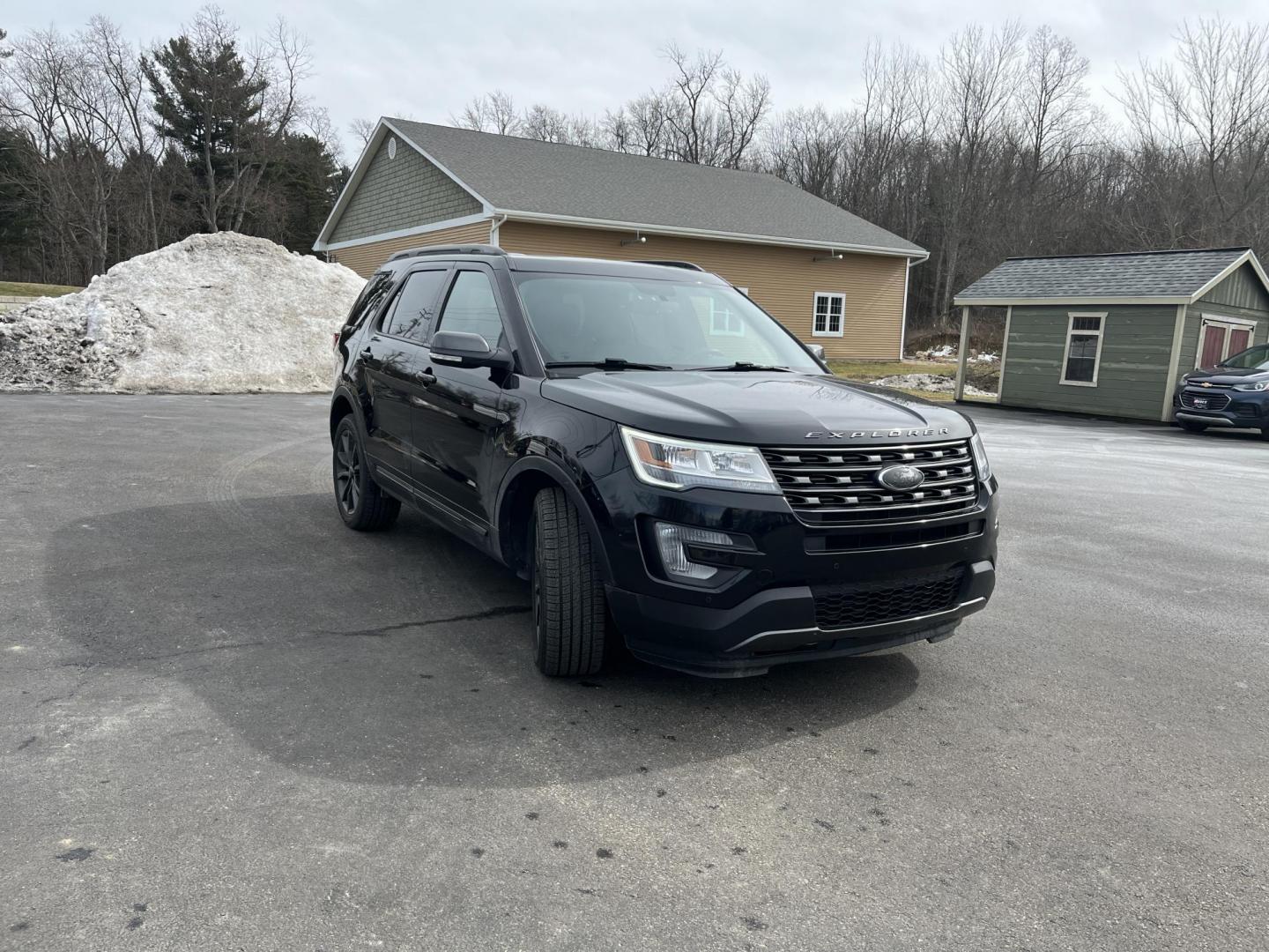 2017 Black /Black Ford Explorer XLT 4WD (1FM5K8D80HG) with an 3.5L V6 DOHC 24V engine, Automatic transmission, located at 11115 Chardon Rd. , Chardon, OH, 44024, (440) 214-9705, 41.580246, -81.241943 - 2017 Ford Explorer XLT 4WD – Loaded Adventure SUV with Towing Muscle, Sporty Looks, and Every Premium Touch! This 2017 Ford Explorer XLT 4WD is the perfect family hauler that’s ready for work, play, and everything in between! Powered by a strong 3.5L V6 engine with flex fuel capability, paired - Photo#2