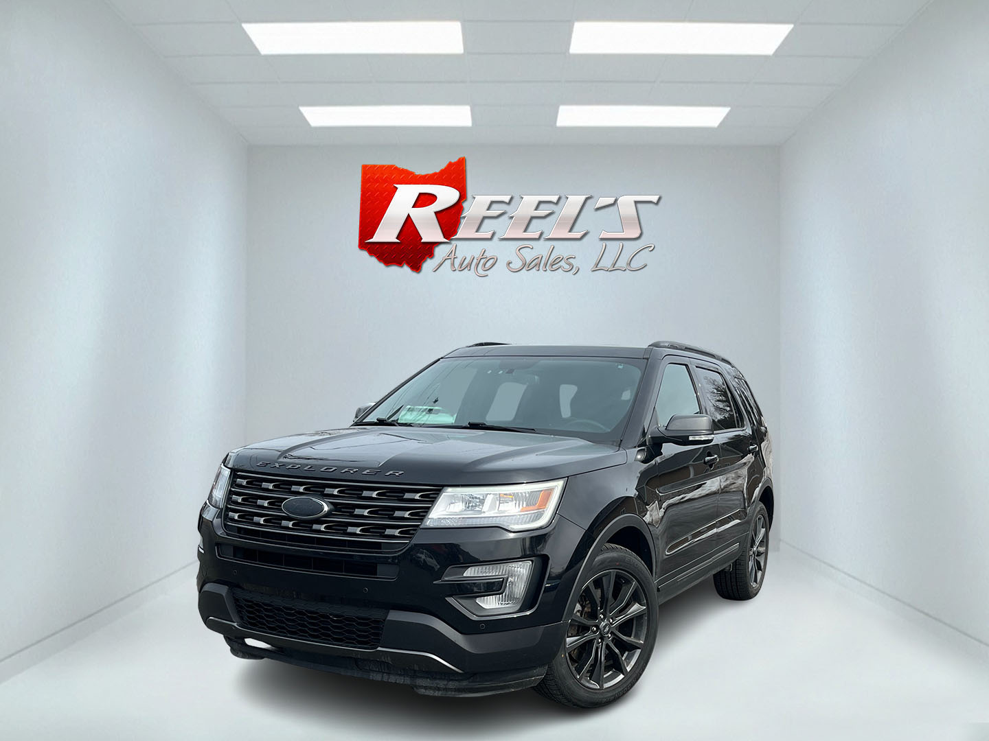 photo of 2017 Ford Explorer XLT 4WD