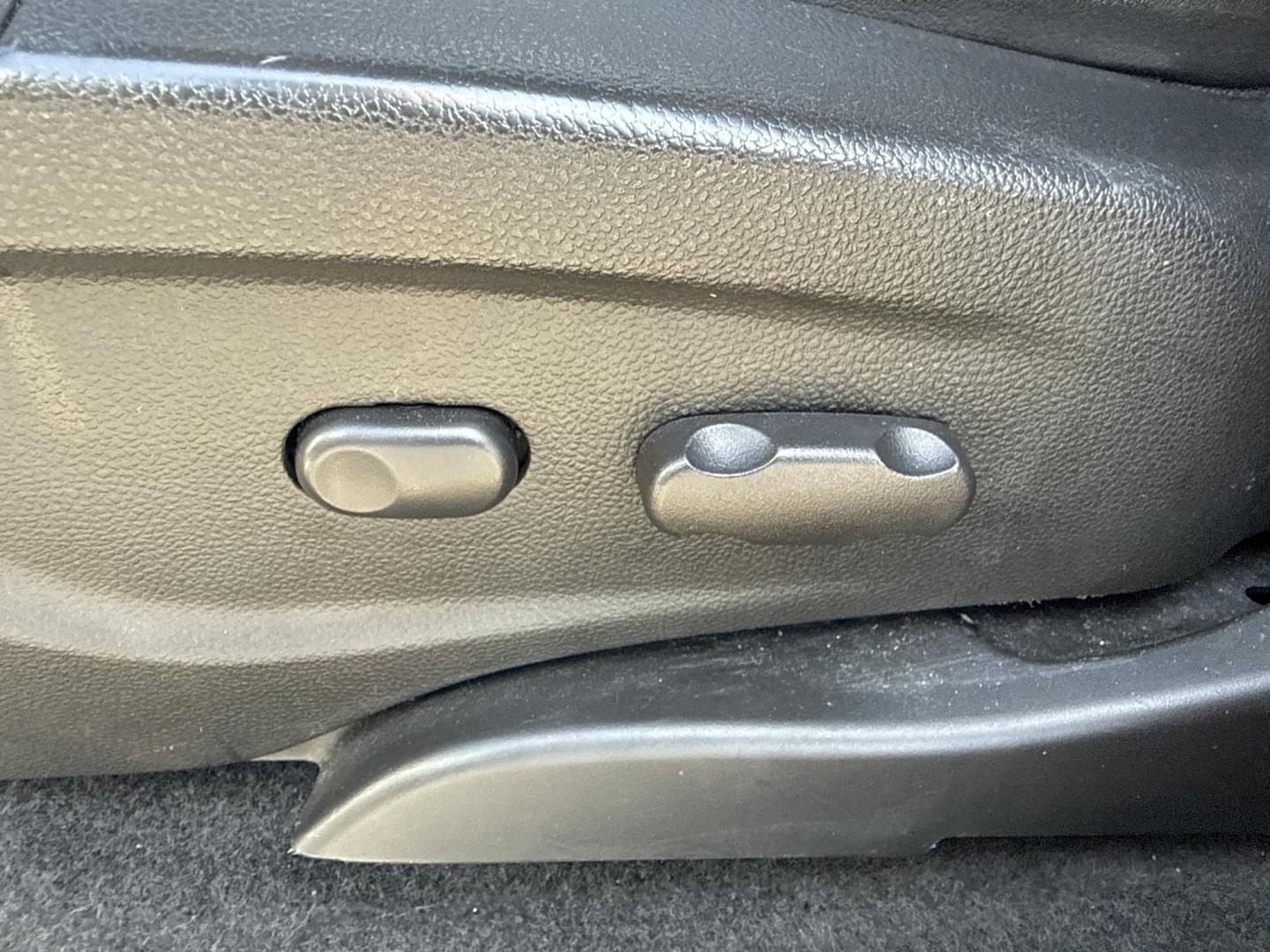 2017 Silver /Black Buick Encore Preferred AWD (KL4CJESB4HB) with an 1.4L I4 DOHC 16V Turbo engine, Automatic transmission, located at 547 E. Main St., Orwell, OH, 44076, (440) 437-5893, 41.535435, -80.847855 - 2017 Buick Encore Preferred AWD – Compact Luxury with Turbo Pep, All-Weather Grip, and Smart Everyday Features! This sharp 2017 Buick Encore Preferred AWD is the ideal upscale crossover that’s easy to love and even easier on fuel! Powered by a lively 1.4L Turbocharged EcoTec I4 engine paired wi - Photo#10