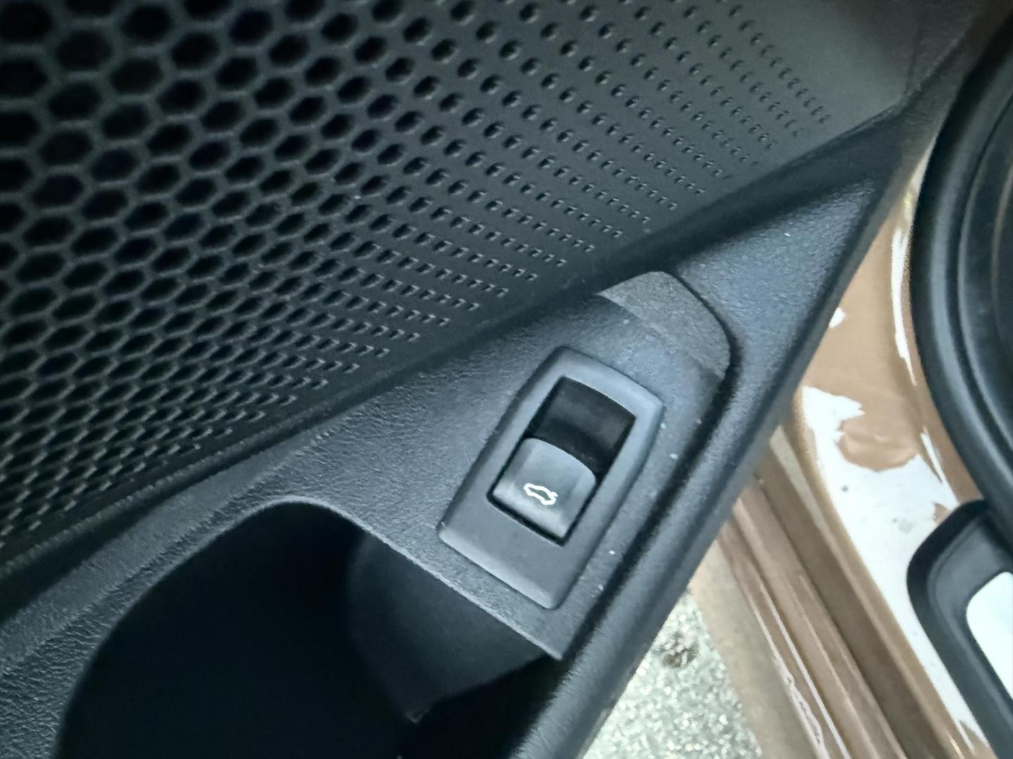 2020 Brown /Black BMW 3 Serires 330I X Drive (WBA5R7C01LF) with an 2.0L I4 16V DOHC Turbo engine, Automatic transmission, located at 11115 Chardon Rd. , Chardon, OH, 44024, (440) 214-9705, 41.580246, -81.241943 - Photo#32