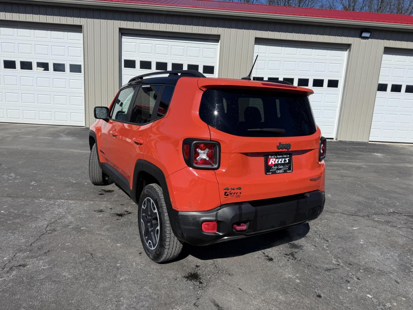 2017 Orange /Black Jeep Renegade Trailhawk (ZACCJBCBXHP) with an 2.4L I4 DOHC 16V engine, Automatic transmission, located at 547 E. Main St., Orwell, OH, 44076, (440) 437-5893, 41.535435, -80.847855 - 2017 Jeep Renegade Trailhawk 4×4 – Trail-Rated Beast with Off-Road Attitude and Everyday Usability! This rugged 2017 Jeep Renegade Trailhawk 4×4 is built for adventure and ready to tackle trails or Ohio backroads with confidence! Powered by a capable 2.4L I4 MultiAir engine paired with a smooth - Photo#29