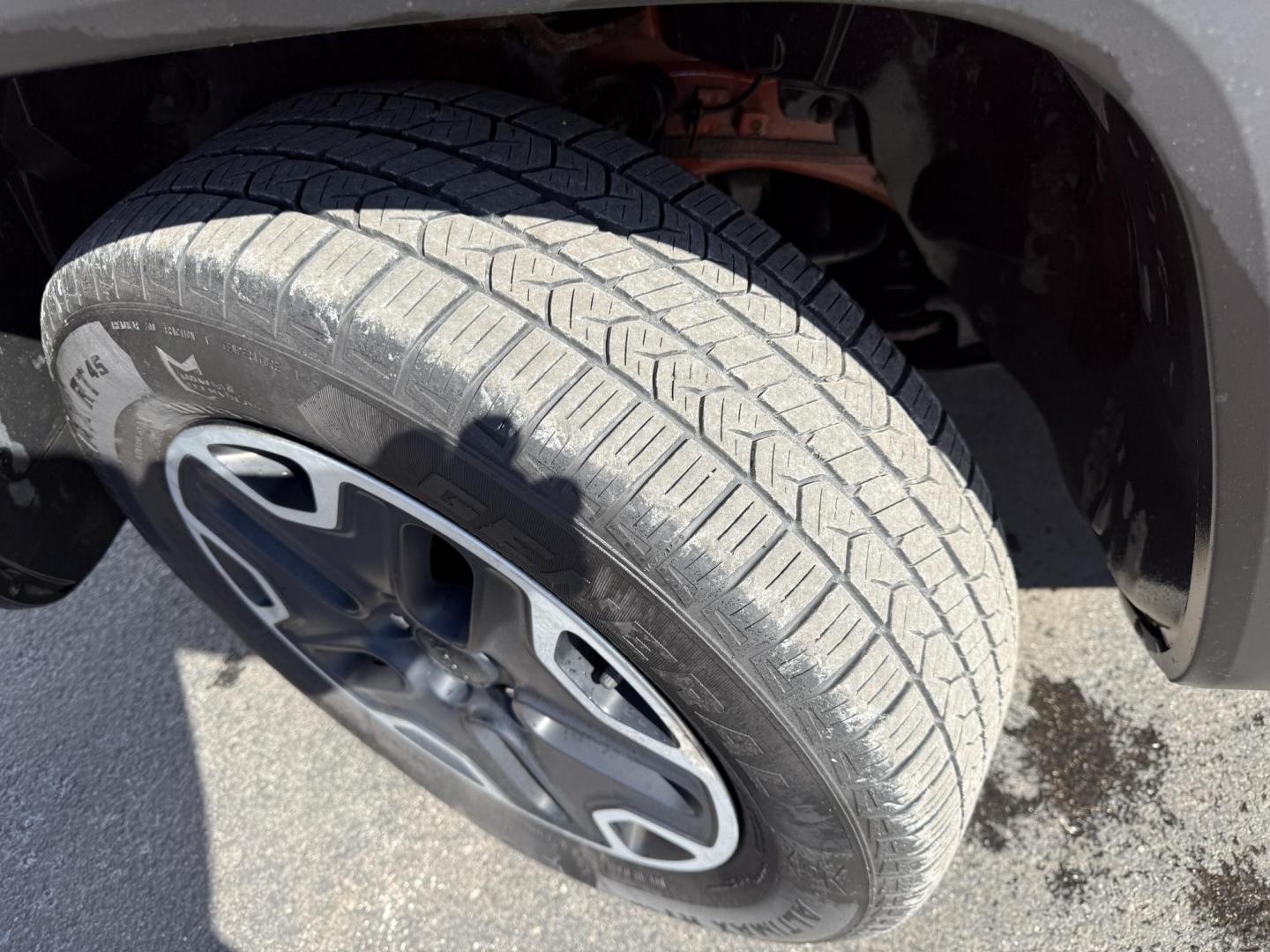 2017 Orange /Black Jeep Renegade Trailhawk (ZACCJBCBXHP) with an 2.4L I4 DOHC 16V engine, Automatic transmission, located at 547 E. Main St., Orwell, OH, 44076, (440) 437-5893, 41.535435, -80.847855 - 2017 Jeep Renegade Trailhawk 4×4 – Trail-Rated Beast with Off-Road Attitude and Everyday Usability! This rugged 2017 Jeep Renegade Trailhawk 4×4 is built for adventure and ready to tackle trails or Ohio backroads with confidence! Powered by a capable 2.4L I4 MultiAir engine paired with a smooth - Photo#33