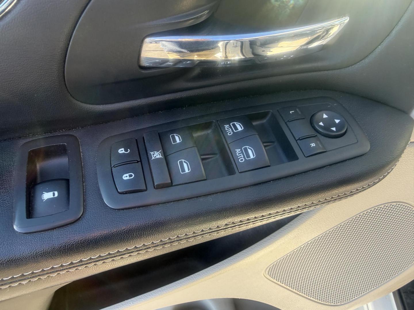 2013 White /Tan Chrysler Town & Country Touring (2C4RC1BG5DR) with an 3.6L V6 DOHC 24V engine, Automatic transmission, located at 547 E. Main St., Orwell, OH, 44076, (440) 437-5893, 41.535435, -80.847855 - 2013 Chrysler Town & Country Touring – Spacious Family Minivan with Stow 'n Go Magic and Loaded Comfort Features! This 2013 Chrysler Town & Country Touring is the ultimate family hauler that makes every trip easy and enjoyable! Powered by a smooth, proven 3.6L V6 Pentastar engine paired with a re - Photo#9