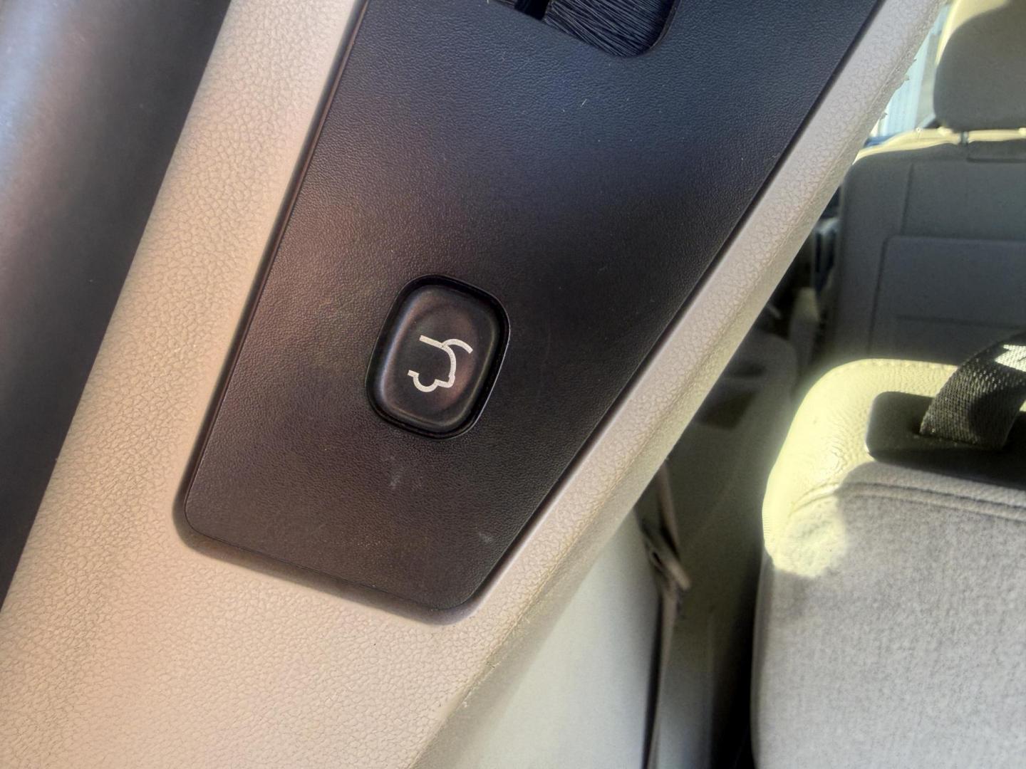 2013 White /Tan Chrysler Town & Country Touring (2C4RC1BG5DR) with an 3.6L V6 DOHC 24V engine, Automatic transmission, located at 547 E. Main St., Orwell, OH, 44076, (440) 437-5893, 41.535435, -80.847855 - 2013 Chrysler Town & Country Touring – Spacious Family Minivan with Stow 'n Go Magic and Loaded Comfort Features! This 2013 Chrysler Town & Country Touring is the ultimate family hauler that makes every trip easy and enjoyable! Powered by a smooth, proven 3.6L V6 Pentastar engine paired with a re - Photo#28