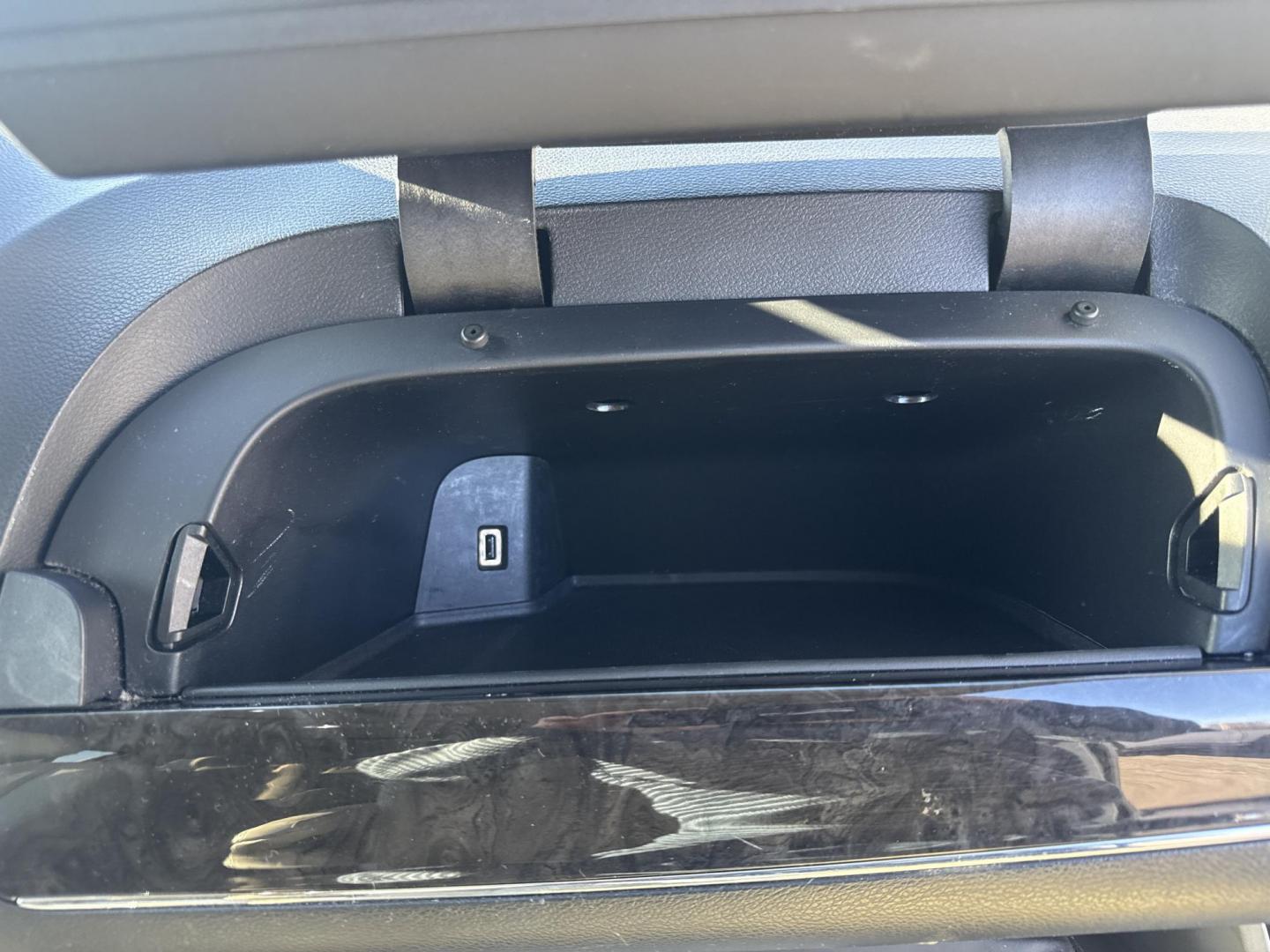 2013 White /Tan Chrysler Town & Country Touring (2C4RC1BG5DR) with an 3.6L V6 DOHC 24V engine, Automatic transmission, located at 547 E. Main St., Orwell, OH, 44076, (440) 437-5893, 41.535435, -80.847855 - 2013 Chrysler Town & Country Touring – Spacious Family Minivan with Stow 'n Go Magic and Loaded Comfort Features! This 2013 Chrysler Town & Country Touring is the ultimate family hauler that makes every trip easy and enjoyable! Powered by a smooth, proven 3.6L V6 Pentastar engine paired with a re - Photo#46