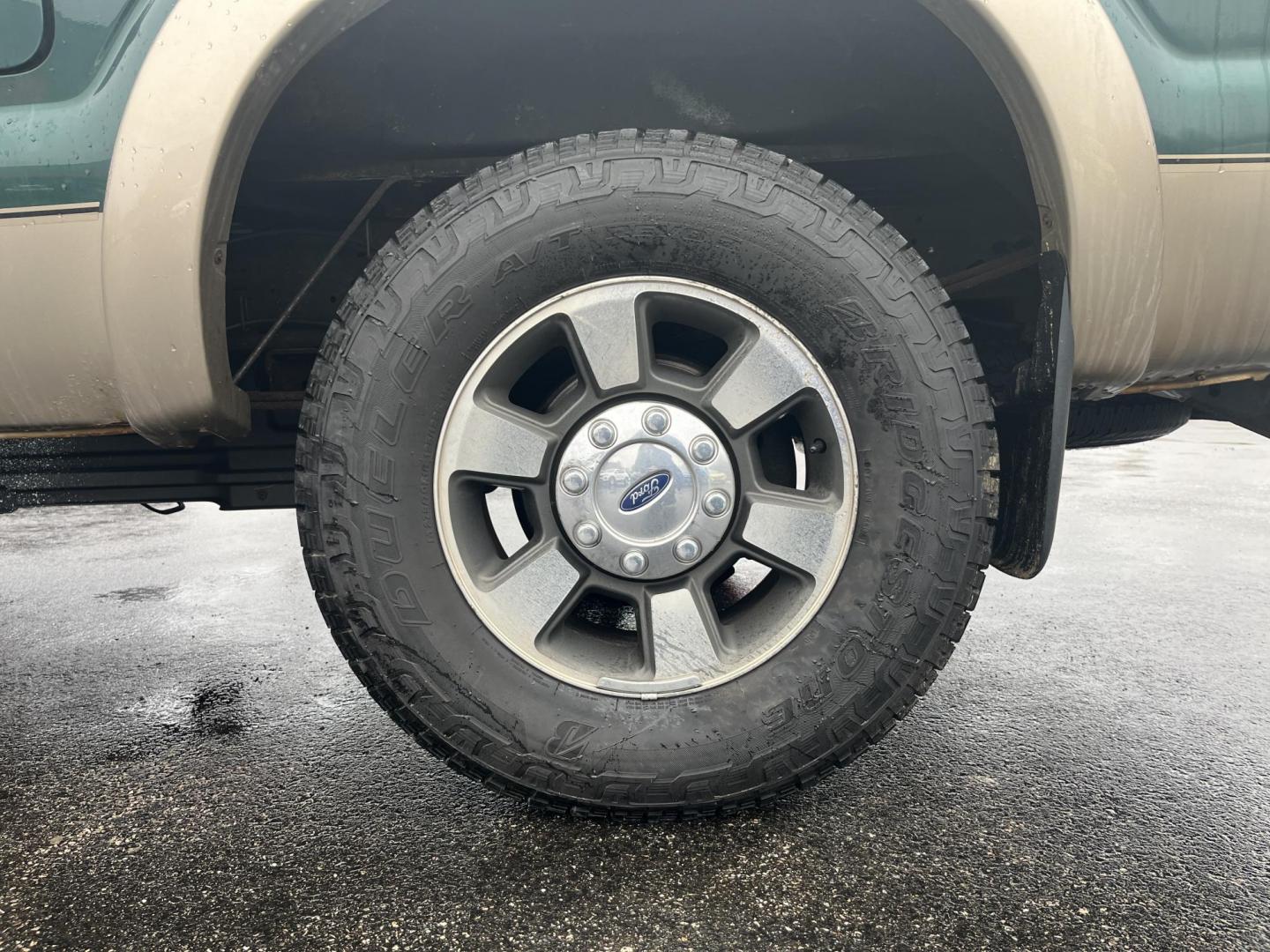 2011 Green /Black Ford F-250 SD Lariat Crew Cab 4WD (1FT7W2BT9BE) with an 6.7L V8 OHV 16V DIESEL engine, Automatic transmission, located at 11115 Chardon Rd. , Chardon, OH, 44024, (440) 214-9705, 41.580246, -81.241943 - 2011 Ford F-250 Lariat Crew Cab 4x4 – Heavy-Duty Legend with Power Stroke Diesel Muscle and Premium Lariat Comfort! This beast of a 2011 Ford F-250 Lariat Crew Cab is built to dominate work sites, towing jobs, and long hauls with legendary reliability! Under the hood roars the iconic 6.7L Power S - Photo#10