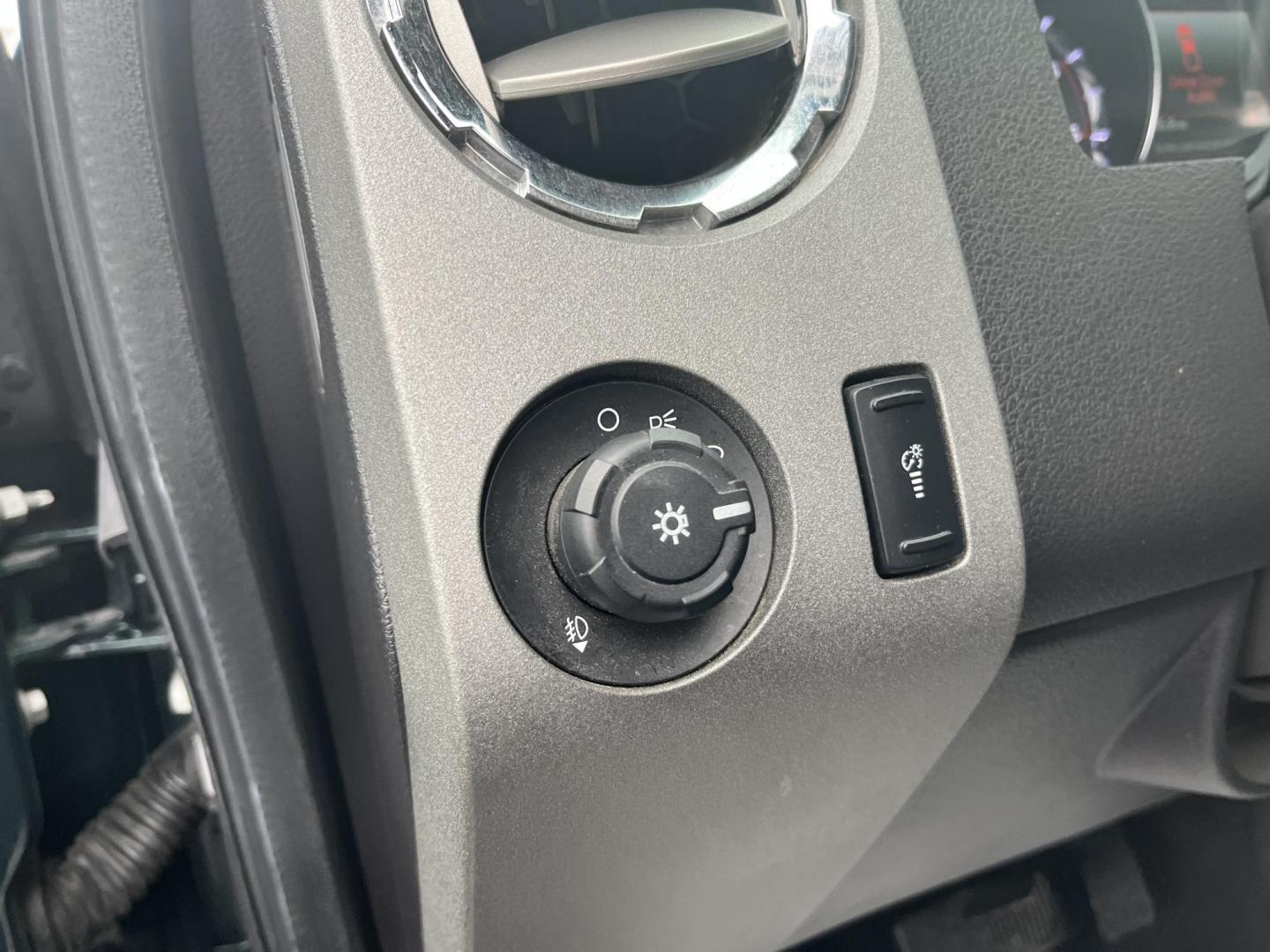 2011 Green /Black Ford F-250 SD Lariat Crew Cab 4WD (1FT7W2BT9BE) with an 6.7L V8 OHV 16V DIESEL engine, Automatic transmission, located at 11115 Chardon Rd. , Chardon, OH, 44024, (440) 214-9705, 41.580246, -81.241943 - 2011 Ford F-250 Lariat Crew Cab 4x4 – Heavy-Duty Legend with Power Stroke Diesel Muscle and Premium Lariat Comfort! This beast of a 2011 Ford F-250 Lariat Crew Cab is built to dominate work sites, towing jobs, and long hauls with legendary reliability! Under the hood roars the iconic 6.7L Power S - Photo#17