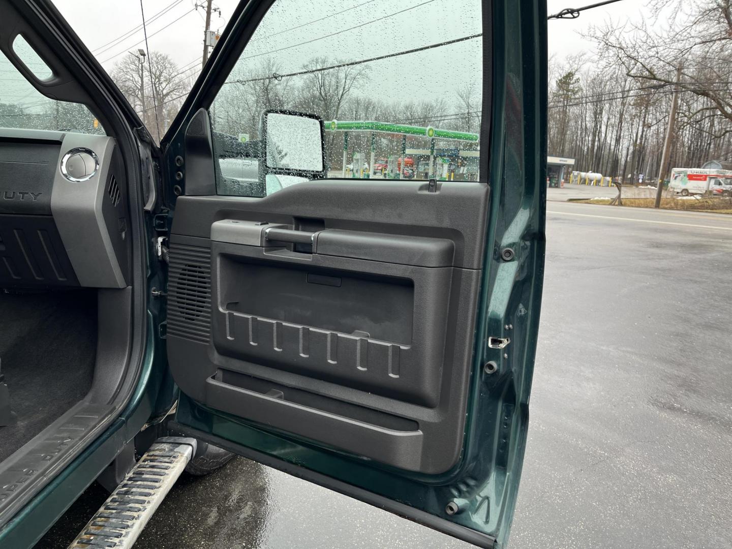 2011 Green /Black Ford F-250 SD Lariat Crew Cab 4WD (1FT7W2BT9BE) with an 6.7L V8 OHV 16V DIESEL engine, Automatic transmission, located at 11115 Chardon Rd. , Chardon, OH, 44024, (440) 214-9705, 41.580246, -81.241943 - 2011 Ford F-250 Lariat Crew Cab 4x4 – Heavy-Duty Legend with Power Stroke Diesel Muscle and Premium Lariat Comfort! This beast of a 2011 Ford F-250 Lariat Crew Cab is built to dominate work sites, towing jobs, and long hauls with legendary reliability! Under the hood roars the iconic 6.7L Power S - Photo#32