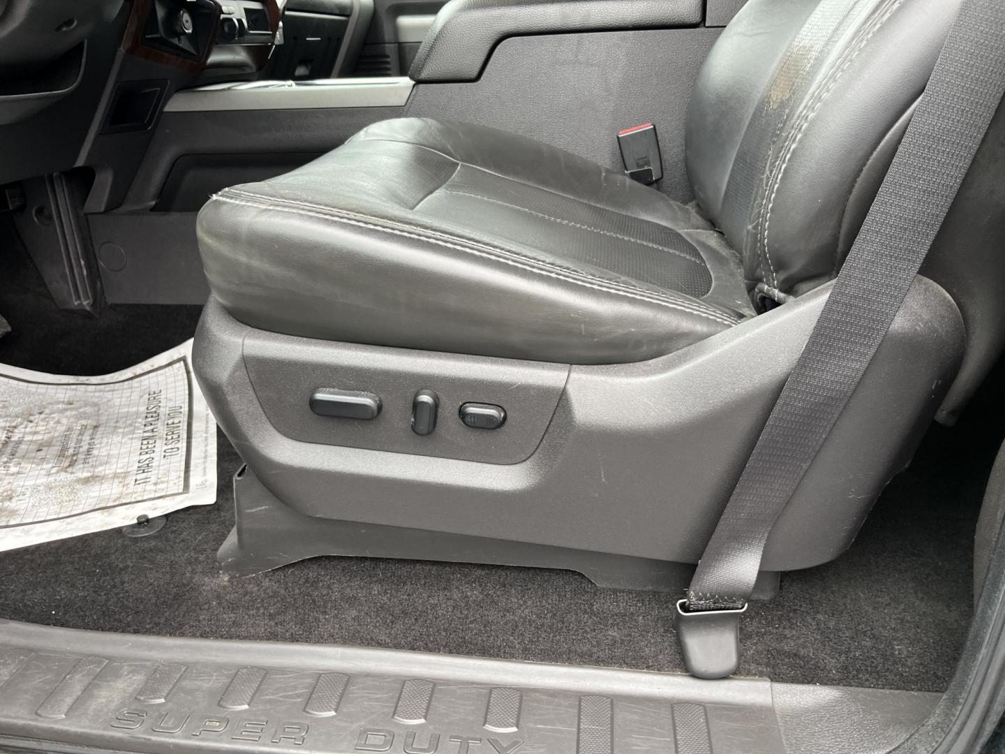 2011 Green /Black Ford F-250 SD Lariat Crew Cab 4WD (1FT7W2BT9BE) with an 6.7L V8 OHV 16V DIESEL engine, Automatic transmission, located at 11115 Chardon Rd. , Chardon, OH, 44024, (440) 214-9705, 41.580246, -81.241943 - 2011 Ford F-250 Lariat Crew Cab 4x4 – Heavy-Duty Legend with Power Stroke Diesel Muscle and Premium Lariat Comfort! This beast of a 2011 Ford F-250 Lariat Crew Cab is built to dominate work sites, towing jobs, and long hauls with legendary reliability! Under the hood roars the iconic 6.7L Power S - Photo#19