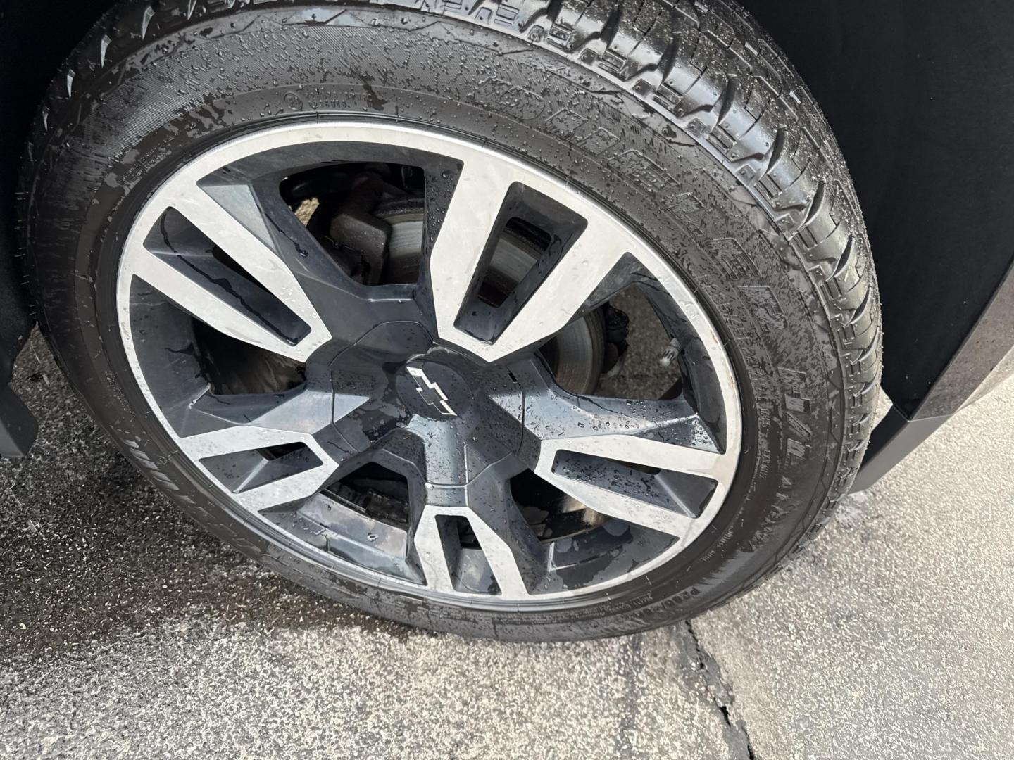 2018 Black /Black Chevrolet Tahoe Premier 4WD (1GNSKCKC4JR) with an 5.3L V8 OHV 16V engine, Automatic transmission, located at 11115 Chardon Rd. , Chardon, OH, 44024, (440) 214-9705, 41.580246, -81.241943 - This 2018 Chevrolet Tahoe Premier 4WD with the aggressive RST Package is a full-size luxury powerhouse – massive presence, loaded features, and ready to dominate every road or trail! Unleash the torque from the proven 5.3L EcoTec3 V8 engine paired with a smooth 6-speed automatic transmission, on- - Photo#5