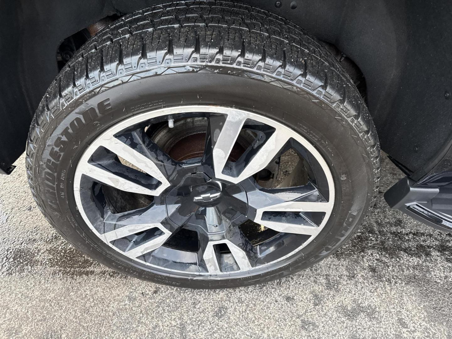 2018 Black /Black Chevrolet Tahoe Premier 4WD (1GNSKCKC4JR) with an 5.3L V8 OHV 16V engine, Automatic transmission, located at 11115 Chardon Rd. , Chardon, OH, 44024, (440) 214-9705, 41.580246, -81.241943 - This 2018 Chevrolet Tahoe Premier 4WD with the aggressive RST Package is a full-size luxury powerhouse – massive presence, loaded features, and ready to dominate every road or trail! Unleash the torque from the proven 5.3L EcoTec3 V8 engine paired with a smooth 6-speed automatic transmission, on- - Photo#32