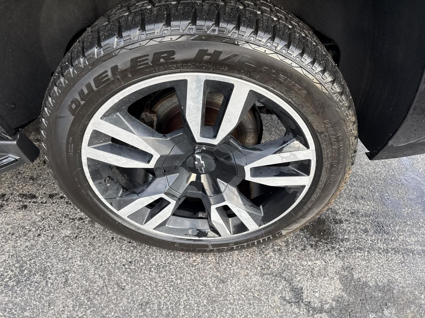 2018 Black /Black Chevrolet Tahoe Premier 4WD (1GNSKCKC4JR) with an 5.3L V8 OHV 16V engine, Automatic transmission, located at 11115 Chardon Rd. , Chardon, OH, 44024, (440) 214-9705, 41.580246, -81.241943 - This 2018 Chevrolet Tahoe Premier 4WD with the aggressive RST Package is a full-size luxury powerhouse – massive presence, loaded features, and ready to dominate every road or trail! Unleash the torque from the proven 5.3L EcoTec3 V8 engine paired with a smooth 6-speed automatic transmission, on- - Photo#42