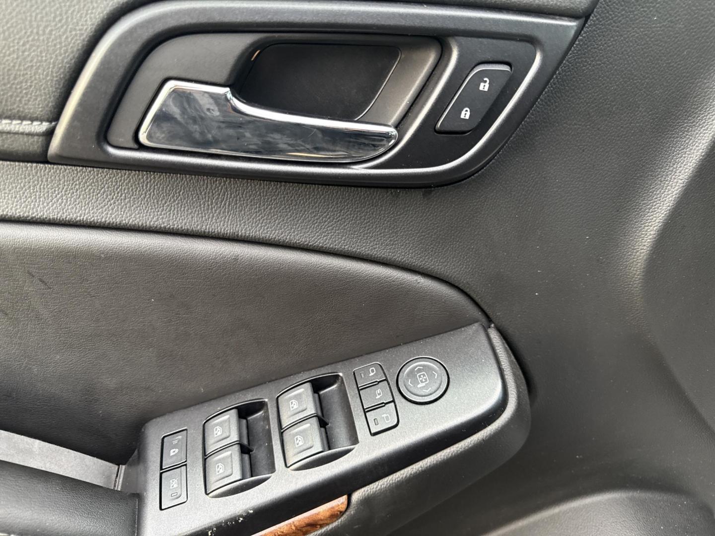 2018 Black /Black Chevrolet Tahoe Premier 4WD (1GNSKCKC4JR) with an 5.3L V8 OHV 16V engine, Automatic transmission, located at 11115 Chardon Rd. , Chardon, OH, 44024, (440) 214-9705, 41.580246, -81.241943 - This 2018 Chevrolet Tahoe Premier 4WD with the aggressive RST Package is a full-size luxury powerhouse – massive presence, loaded features, and ready to dominate every road or trail! Unleash the torque from the proven 5.3L EcoTec3 V8 engine paired with a smooth 6-speed automatic transmission, on- - Photo#10