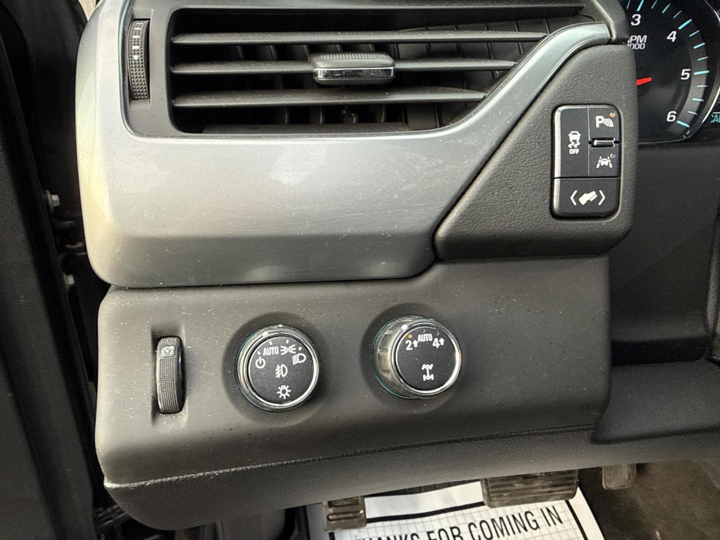 2018 Black /Black Chevrolet Tahoe Premier 4WD (1GNSKCKC4JR) with an 5.3L V8 OHV 16V engine, Automatic transmission, located at 11115 Chardon Rd. , Chardon, OH, 44024, (440) 214-9705, 41.580246, -81.241943 - This 2018 Chevrolet Tahoe Premier 4WD with the aggressive RST Package is a full-size luxury powerhouse – massive presence, loaded features, and ready to dominate every road or trail! Unleash the torque from the proven 5.3L EcoTec3 V8 engine paired with a smooth 6-speed automatic transmission, on- - Photo#15