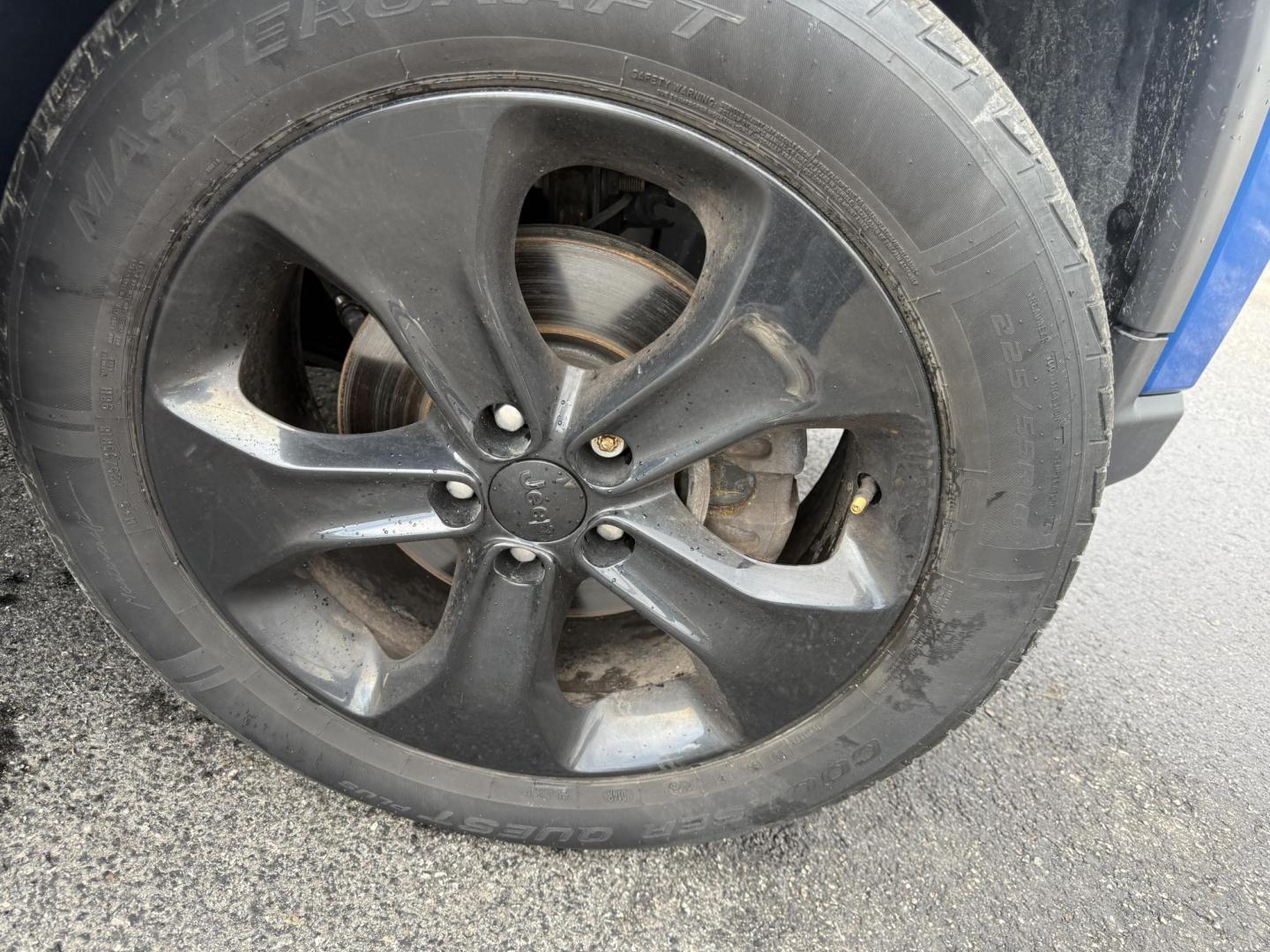 2021 Blue /Black Jeep Compass Latitude FWD (3C4NJCBB4MT) with an 2.4L I4 DOHC 16V engine, Automatic transmission, located at 11115 Chardon Rd. , Chardon, OH, 44024, (440) 214-9705, 41.580246, -81.241943 - 2021 Jeep Compass Altitude FWD – Sharp Style, Efficient Drive, and Loaded with Modern Safety & Tech! This eye-catching 2021 Jeep Compass Altitude FWD is the perfect blend of bold looks, everyday efficiency, and smart features for city streets or highway cruising! Powered by a reliable 2.4L I4 eng - Photo#4