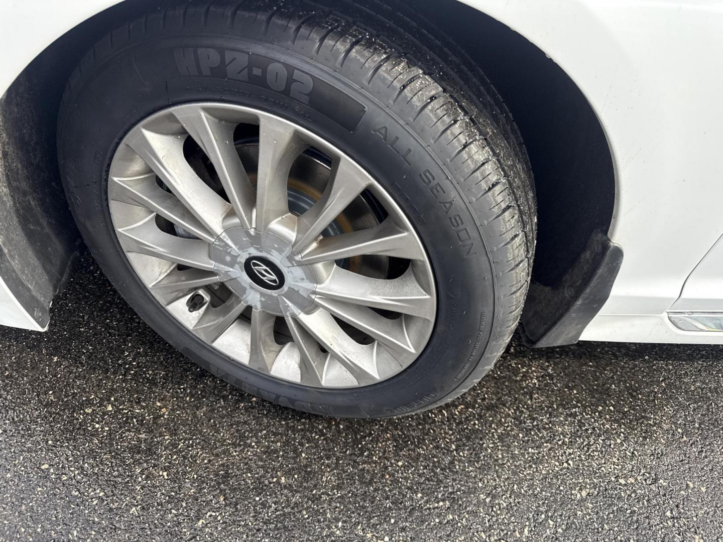 2015 White /Brown Hyundai Sonata Limited (5NPE34AF8FH) with an 2.4L I4 DOHC 16V engine, Automatic transmission, located at 547 E. Main St., Orwell, OH, 44076, (440) 437-5893, 41.535435, -80.847855 - 2015 Hyundai Sonata Limited – Upscale Sedan Loaded with Luxury, Safety, and Impressive Efficiency! This gorgeous 2015 Hyundai Sonata Limited is the perfect blend of premium comfort, advanced features, and everyday reliability! Powered by a smooth 2.4L I4 GDI engine paired with a responsive 6-spee - Photo#14