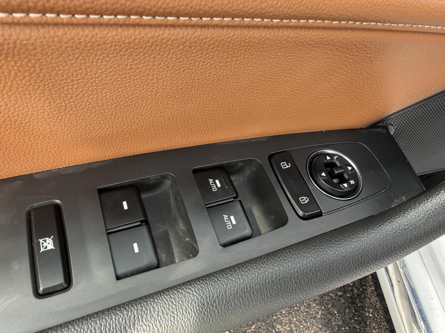 2015 White /Brown Hyundai Sonata Limited (5NPE34AF8FH) with an 2.4L I4 DOHC 16V engine, Automatic transmission, located at 547 E. Main St., Orwell, OH, 44076, (440) 437-5893, 41.535435, -80.847855 - 2015 Hyundai Sonata Limited – Upscale Sedan Loaded with Luxury, Safety, and Impressive Efficiency! This gorgeous 2015 Hyundai Sonata Limited is the perfect blend of premium comfort, advanced features, and everyday reliability! Powered by a smooth 2.4L I4 GDI engine paired with a responsive 6-spee - Photo#19