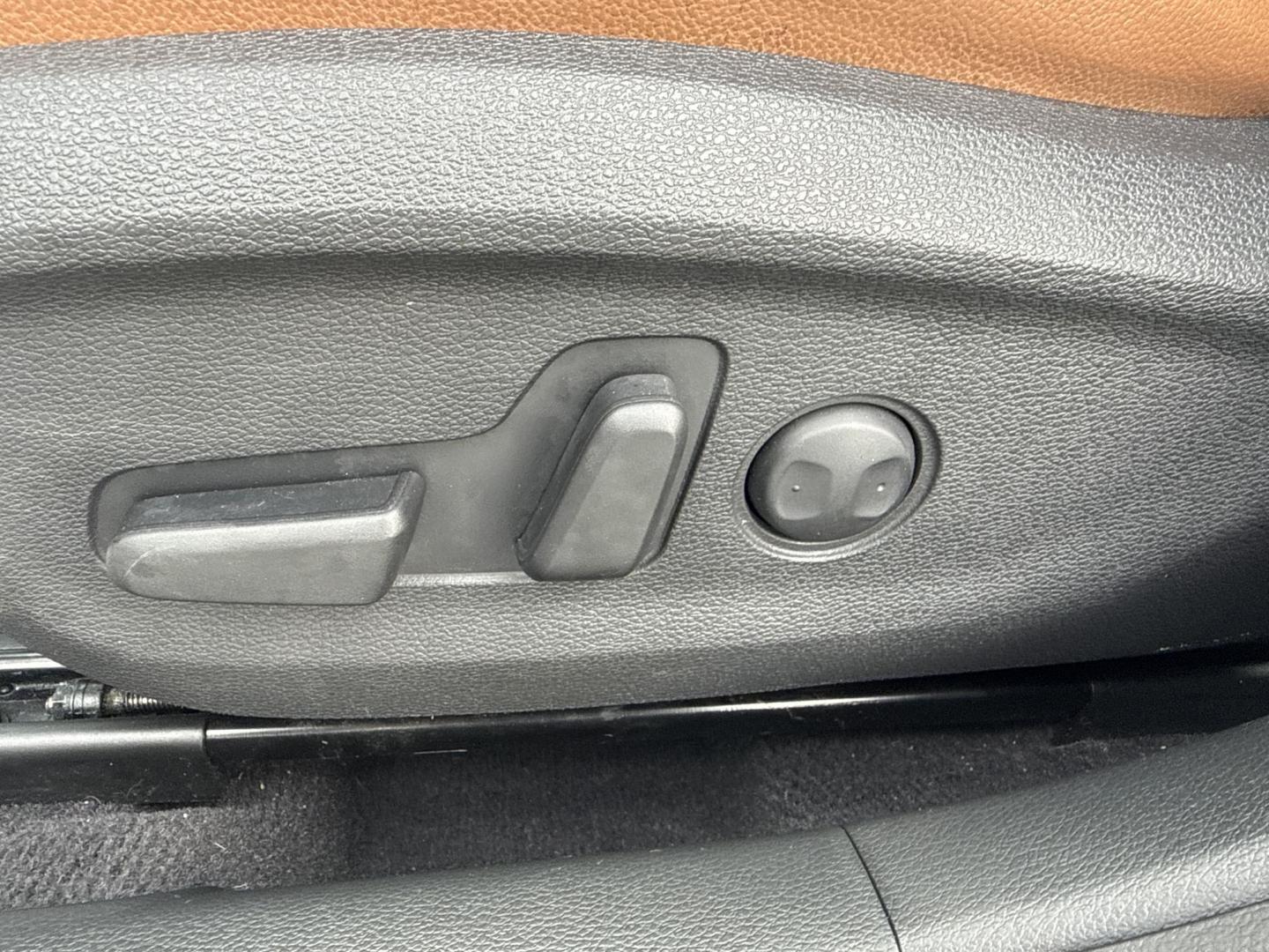 2015 White /Brown Hyundai Sonata Limited (5NPE34AF8FH) with an 2.4L I4 DOHC 16V engine, Automatic transmission, located at 547 E. Main St., Orwell, OH, 44076, (440) 437-5893, 41.535435, -80.847855 - 2015 Hyundai Sonata Limited – Upscale Sedan Loaded with Luxury, Safety, and Impressive Efficiency! This gorgeous 2015 Hyundai Sonata Limited is the perfect blend of premium comfort, advanced features, and everyday reliability! Powered by a smooth 2.4L I4 GDI engine paired with a responsive 6-spee - Photo#21