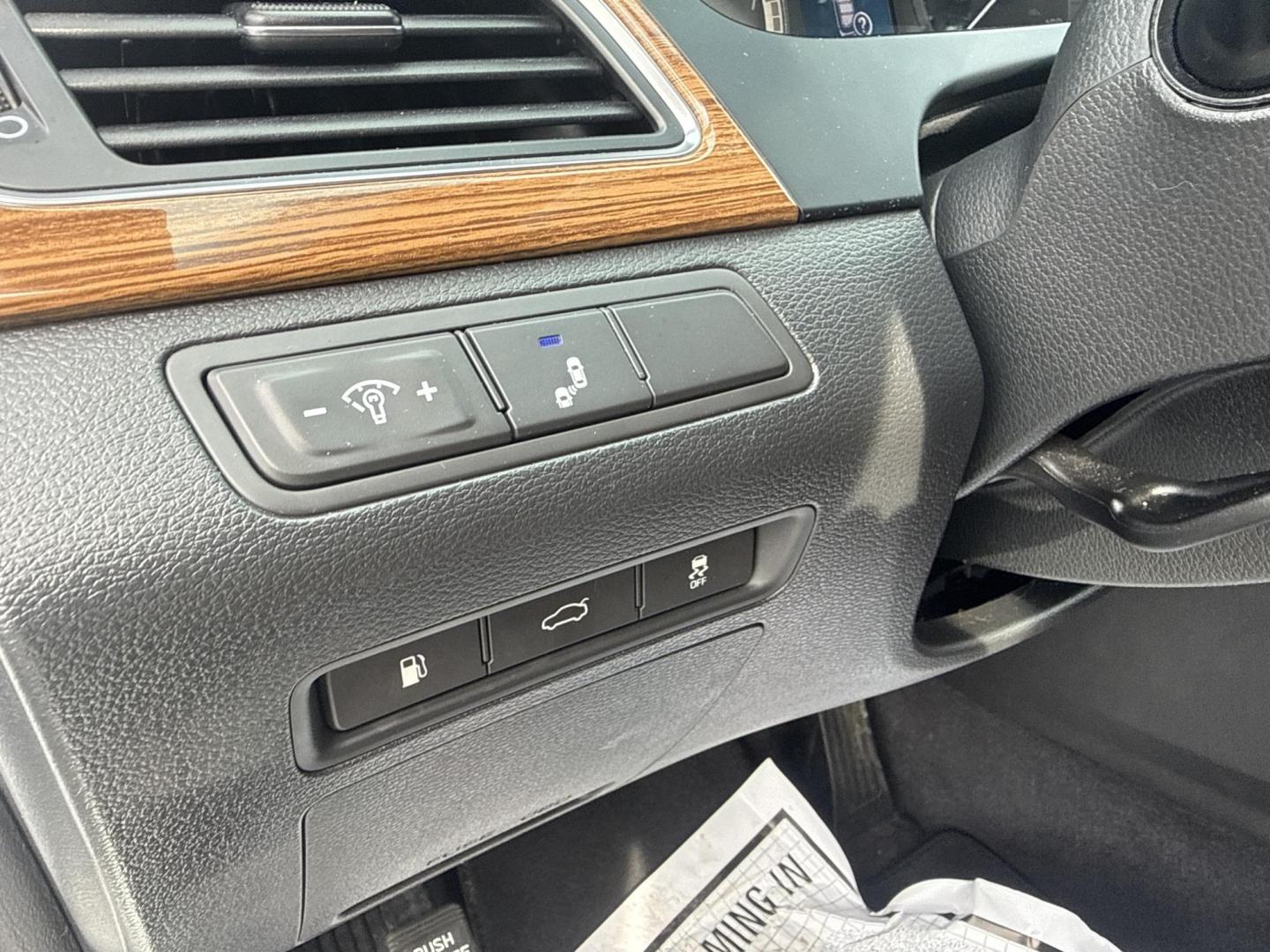 2015 White /Brown Hyundai Sonata Limited (5NPE34AF8FH) with an 2.4L I4 DOHC 16V engine, Automatic transmission, located at 547 E. Main St., Orwell, OH, 44076, (440) 437-5893, 41.535435, -80.847855 - 2015 Hyundai Sonata Limited – Upscale Sedan Loaded with Luxury, Safety, and Impressive Efficiency! This gorgeous 2015 Hyundai Sonata Limited is the perfect blend of premium comfort, advanced features, and everyday reliability! Powered by a smooth 2.4L I4 GDI engine paired with a responsive 6-spee - Photo#20