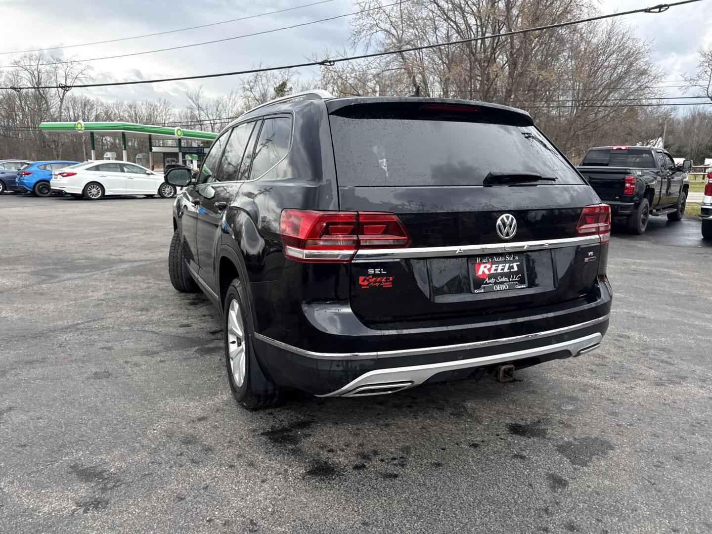 2018 Black /Black Volkswagen Atlas V6 SEL AWD (1V2MR2CA1JC) with an 3.6L V6 DOHC 24V engine, Automatic transmission, located at 11115 Chardon Rd. , Chardon, OH, 44024, (440) 214-9705, 41.580246, -81.241943 - 2018 Volkswagen Atlas SEL AWD – Spacious 3-Row Family SUV Loaded with Premium Features and All-Weather Confidence! This 2018 Volkswagen Atlas SEL AWD is the ultimate family adventure machine that combines massive space, upscale comfort, and smart tech! Powered by the smooth, powerful 3.6L VR6 eng - Photo#32