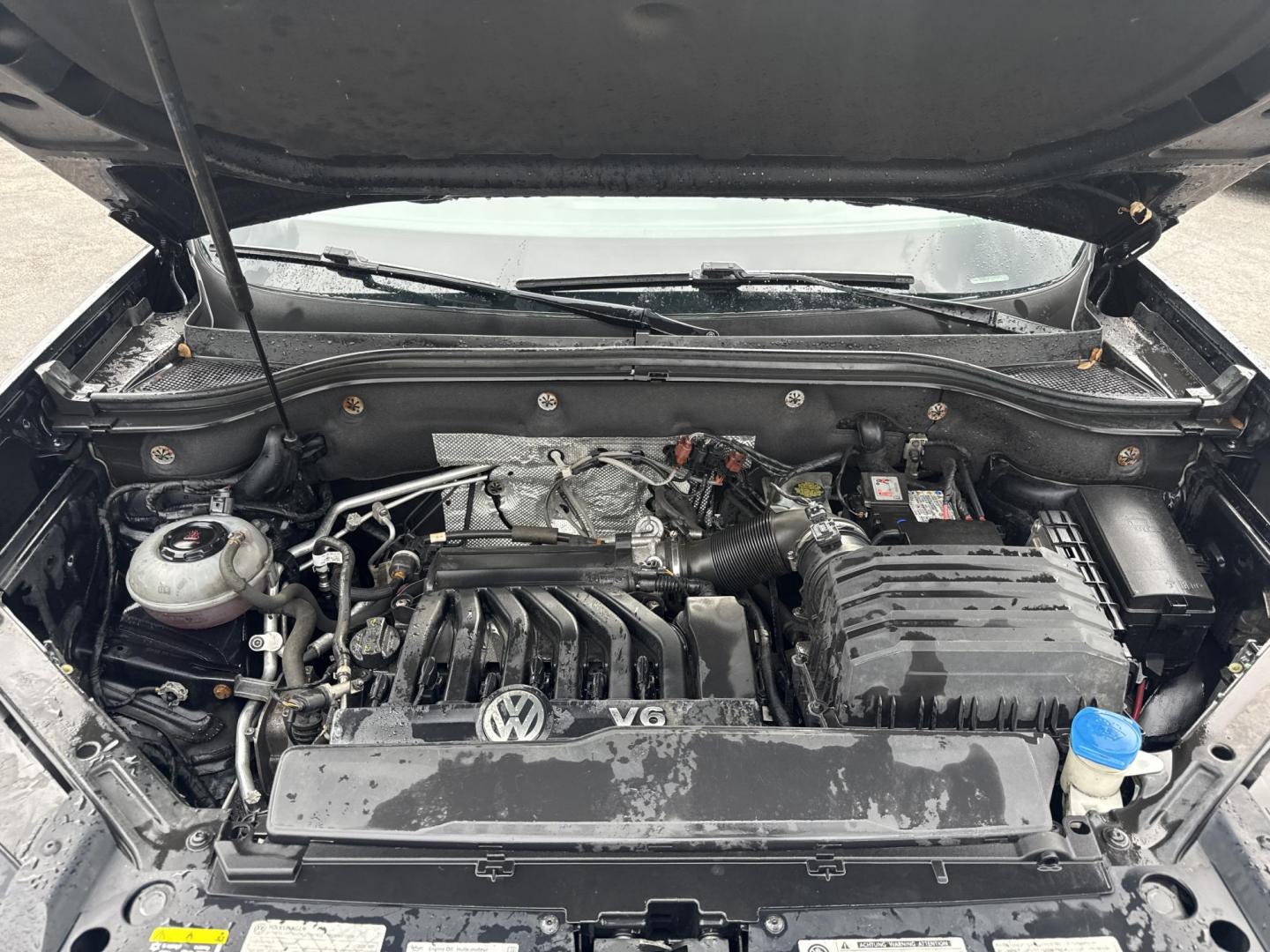 2018 Black /Black Volkswagen Atlas V6 SEL AWD (1V2MR2CA1JC) with an 3.6L V6 DOHC 24V engine, Automatic transmission, located at 11115 Chardon Rd. , Chardon, OH, 44024, (440) 214-9705, 41.580246, -81.241943 - 2018 Volkswagen Atlas SEL AWD – Spacious 3-Row Family SUV Loaded with Premium Features and All-Weather Confidence! This 2018 Volkswagen Atlas SEL AWD is the ultimate family adventure machine that combines massive space, upscale comfort, and smart tech! Powered by the smooth, powerful 3.6L VR6 eng - Photo#6