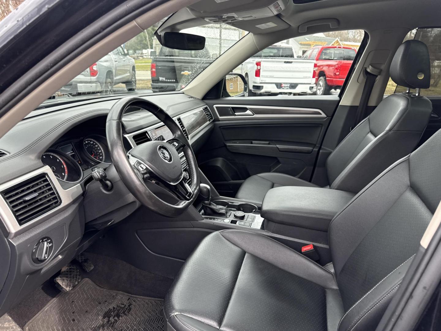 2018 Black /Black Volkswagen Atlas V6 SEL AWD (1V2MR2CA1JC) with an 3.6L V6 DOHC 24V engine, Automatic transmission, located at 11115 Chardon Rd. , Chardon, OH, 44024, (440) 214-9705, 41.580246, -81.241943 - 2018 Volkswagen Atlas SEL AWD – Spacious 3-Row Family SUV Loaded with Premium Features and All-Weather Confidence! This 2018 Volkswagen Atlas SEL AWD is the ultimate family adventure machine that combines massive space, upscale comfort, and smart tech! Powered by the smooth, powerful 3.6L VR6 eng - Photo#7