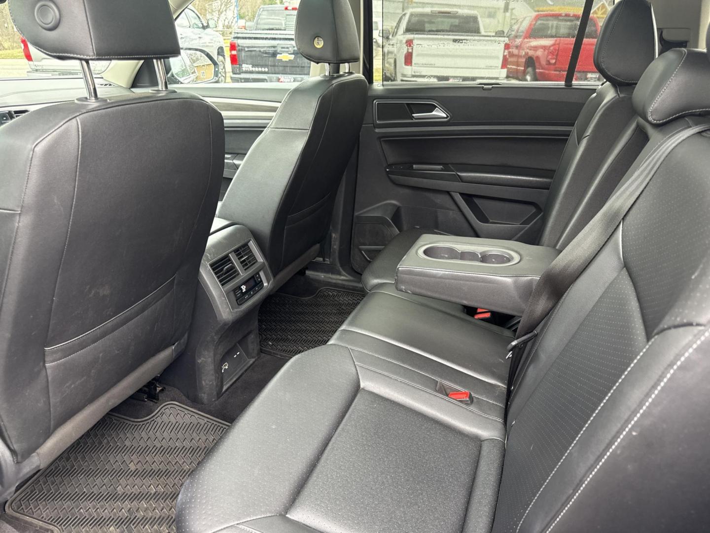 2018 Black /Black Volkswagen Atlas V6 SEL AWD (1V2MR2CA1JC) with an 3.6L V6 DOHC 24V engine, Automatic transmission, located at 11115 Chardon Rd. , Chardon, OH, 44024, (440) 214-9705, 41.580246, -81.241943 - 2018 Volkswagen Atlas SEL AWD – Spacious 3-Row Family SUV Loaded with Premium Features and All-Weather Confidence! This 2018 Volkswagen Atlas SEL AWD is the ultimate family adventure machine that combines massive space, upscale comfort, and smart tech! Powered by the smooth, powerful 3.6L VR6 eng - Photo#22