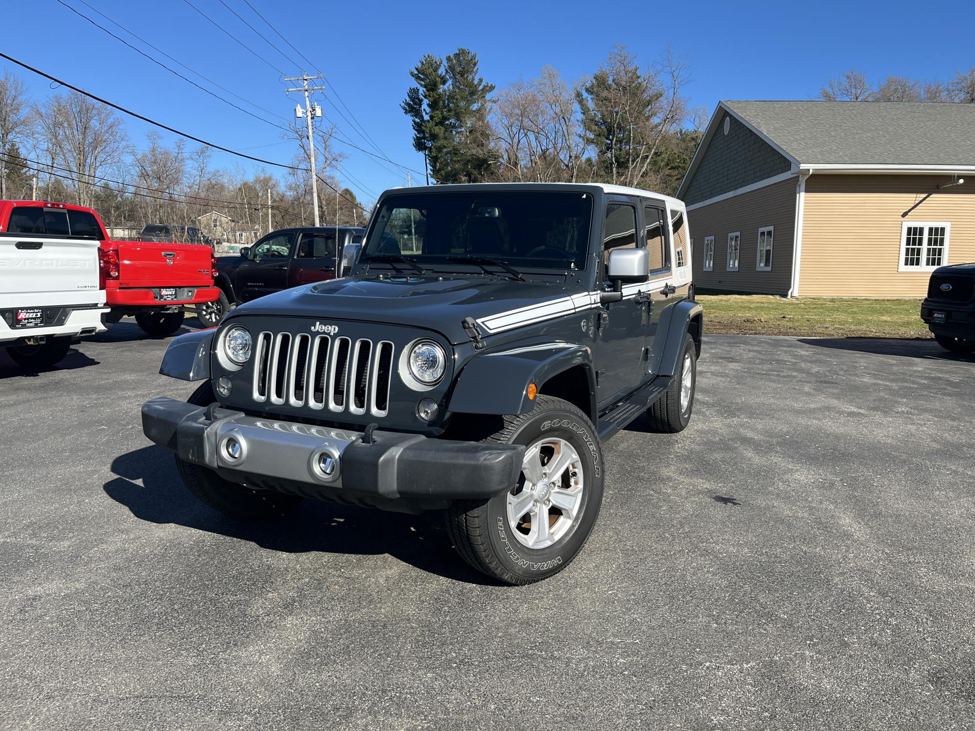 photo of 2017 Jeep Wrangler Unlimited Chief Edition 4WD