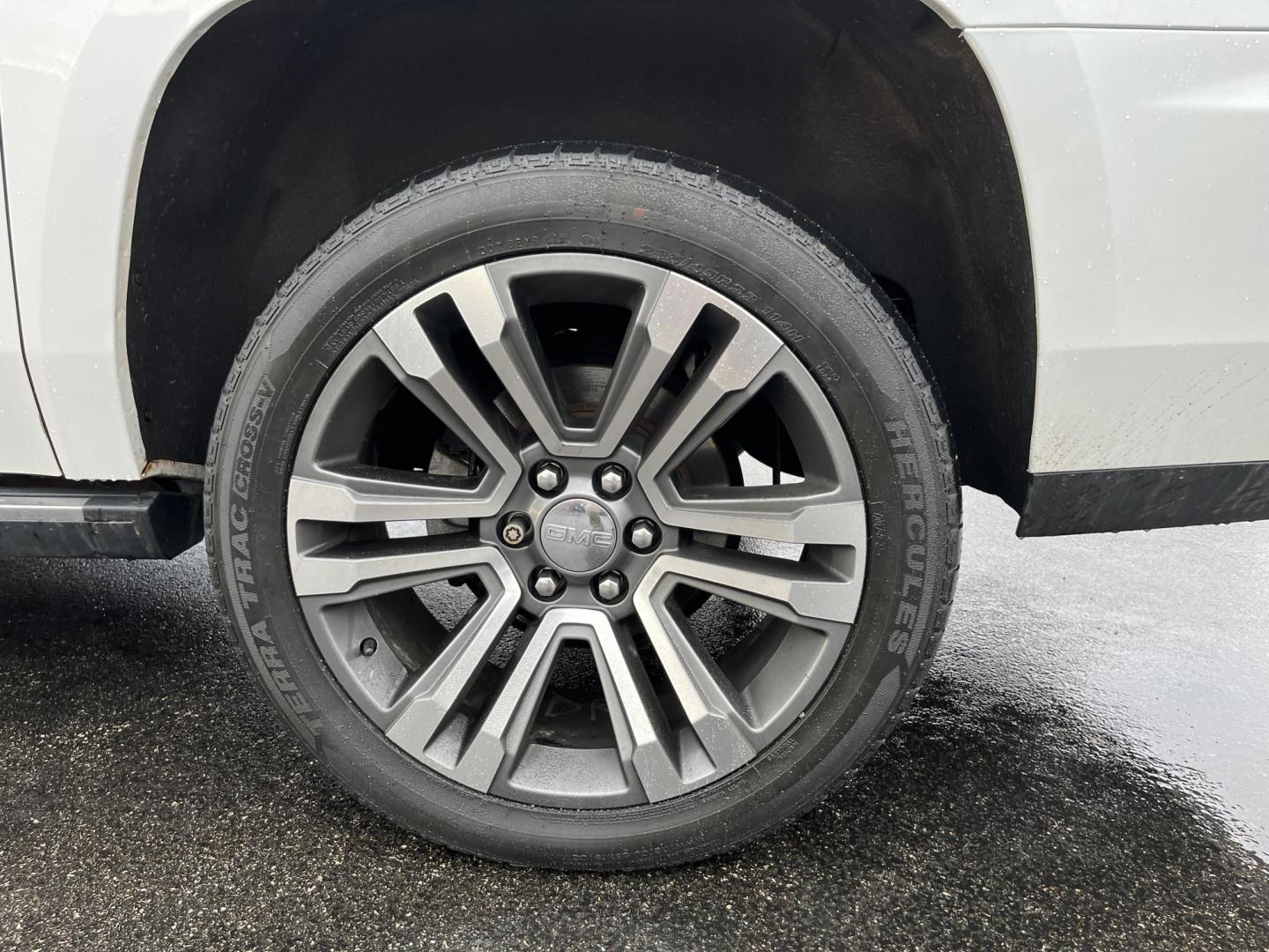 2019 White /Gray GMC Yukon XL Denali 4WD (1GKS2HKJ6KR) with an 6.2L V8 OHV 16V engine, Automatic transmission, located at 11115 Chardon Rd. , Chardon, OH, 44024, (440) 214-9705, 41.580246, -81.241943 - 2019 GMC Yukon XL Denali 4WD – Ultimate Full-Size Luxury Beast with Massive Power and Every Premium Feature Loaded! This 2019 GMC Yukon XL Denali 4WD is the king of family haulers and towing machines – massive space, insane capability, and top-shelf luxury from front to back! Under the hood roa - Photo#10