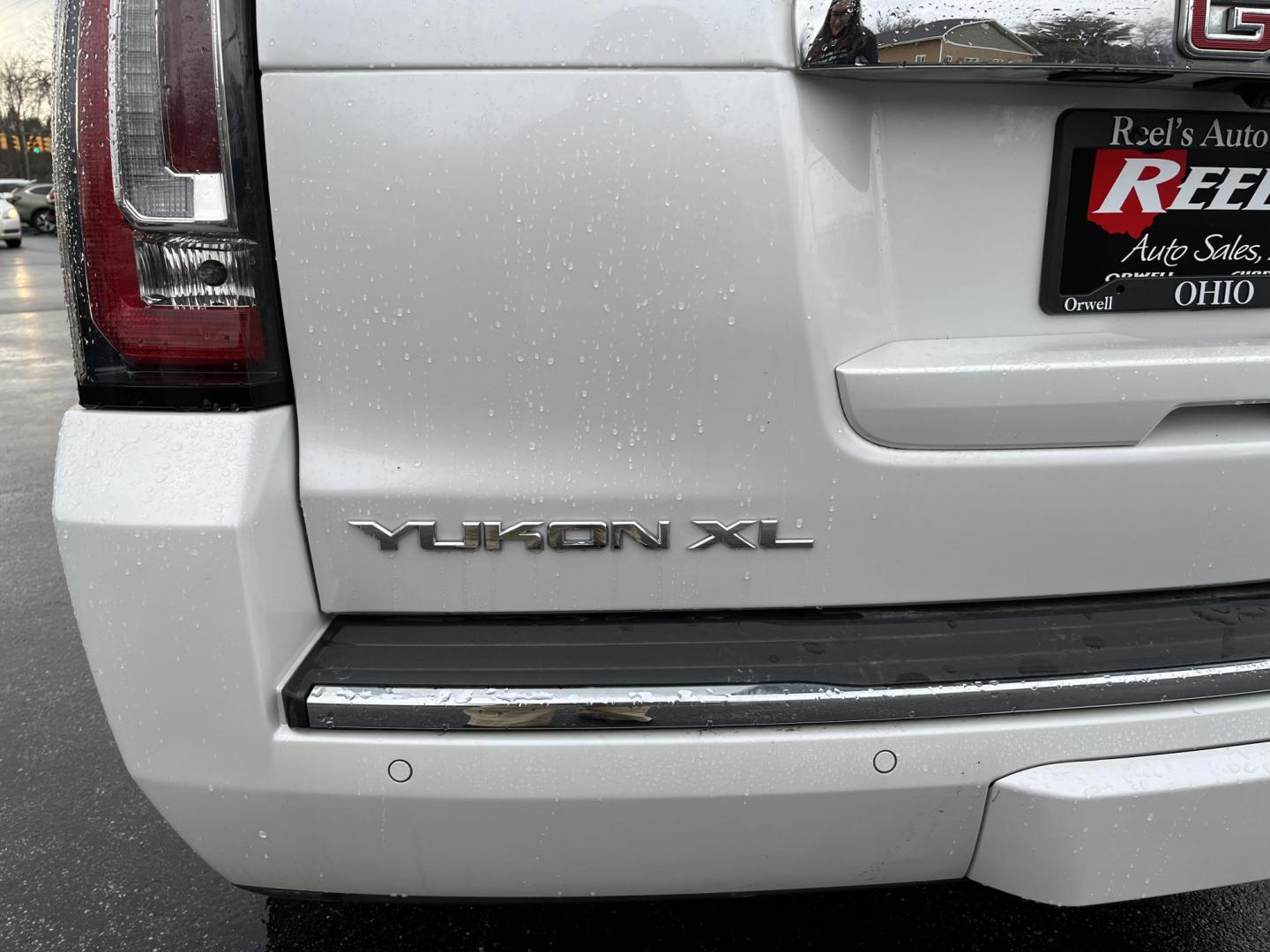 2019 White /Gray GMC Yukon XL Denali 4WD (1GKS2HKJ6KR) with an 6.2L V8 OHV 16V engine, Automatic transmission, located at 11115 Chardon Rd. , Chardon, OH, 44024, (440) 214-9705, 41.580246, -81.241943 - 2019 GMC Yukon XL Denali 4WD – Ultimate Full-Size Luxury Beast with Massive Power and Every Premium Feature Loaded! This 2019 GMC Yukon XL Denali 4WD is the king of family haulers and towing machines – massive space, insane capability, and top-shelf luxury from front to back! Under the hood roa - Photo#14
