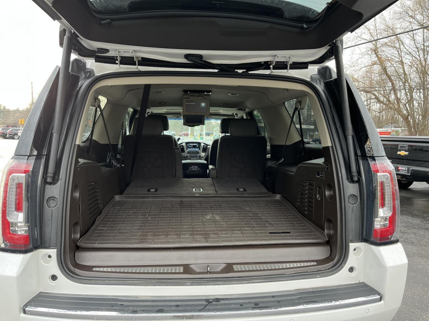 2019 White /Gray GMC Yukon XL Denali 4WD (1GKS2HKJ6KR) with an 6.2L V8 OHV 16V engine, Automatic transmission, located at 11115 Chardon Rd. , Chardon, OH, 44024, (440) 214-9705, 41.580246, -81.241943 - 2019 GMC Yukon XL Denali 4WD – Ultimate Full-Size Luxury Beast with Massive Power and Every Premium Feature Loaded! This 2019 GMC Yukon XL Denali 4WD is the king of family haulers and towing machines – massive space, insane capability, and top-shelf luxury from front to back! Under the hood roa - Photo#19