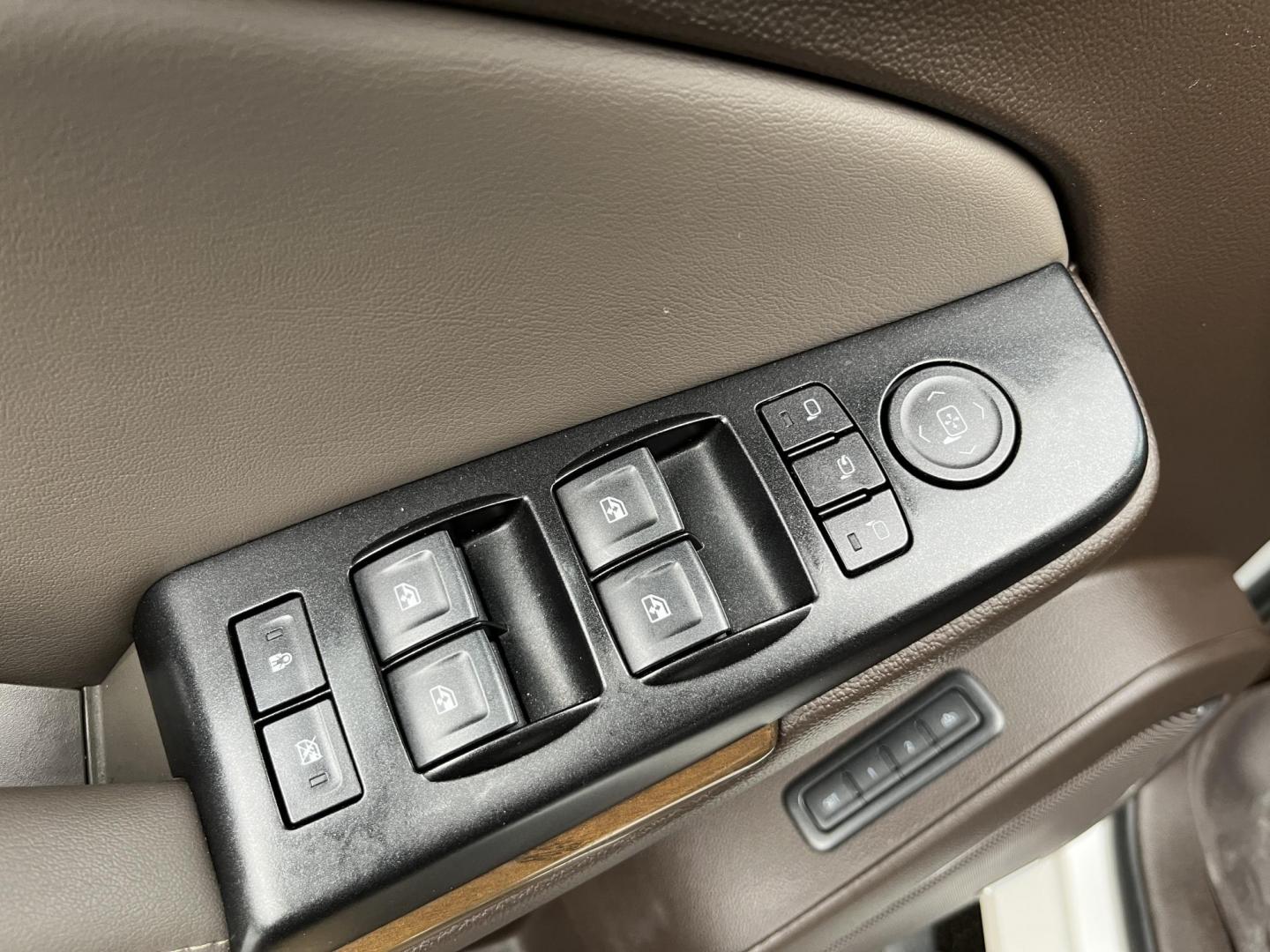 2019 White /Gray GMC Yukon XL Denali 4WD (1GKS2HKJ6KR) with an 6.2L V8 OHV 16V engine, Automatic transmission, located at 11115 Chardon Rd. , Chardon, OH, 44024, (440) 214-9705, 41.580246, -81.241943 - 2019 GMC Yukon XL Denali 4WD – Ultimate Full-Size Luxury Beast with Massive Power and Every Premium Feature Loaded! This 2019 GMC Yukon XL Denali 4WD is the king of family haulers and towing machines – massive space, insane capability, and top-shelf luxury from front to back! Under the hood roa - Photo#21