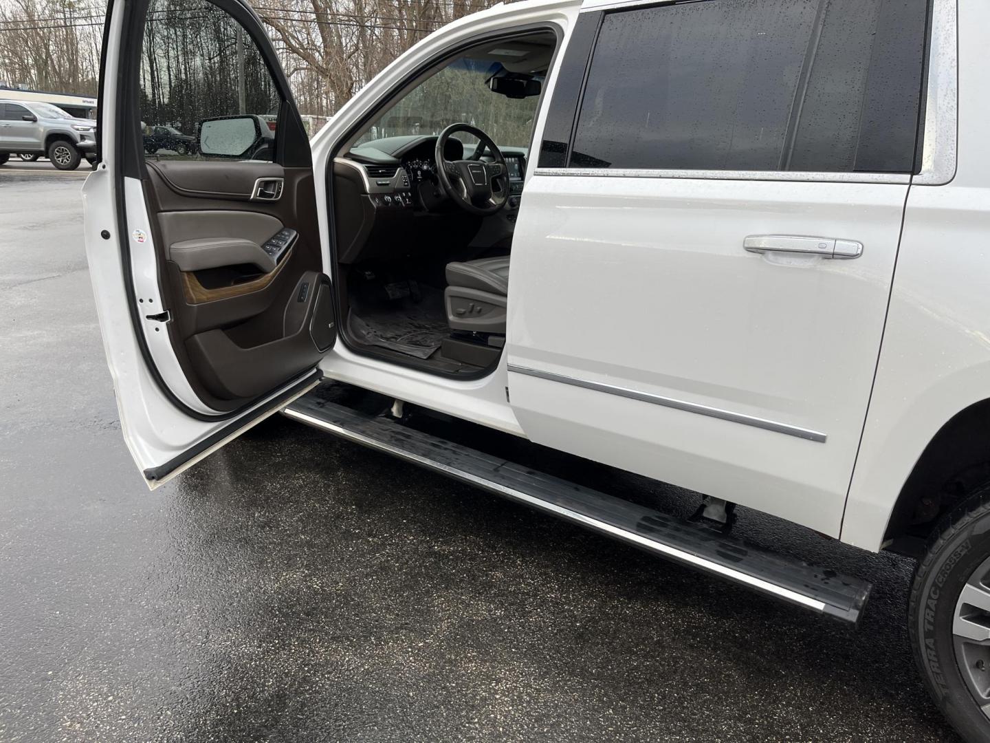 2019 White /Gray GMC Yukon XL Denali 4WD (1GKS2HKJ6KR) with an 6.2L V8 OHV 16V engine, Automatic transmission, located at 11115 Chardon Rd. , Chardon, OH, 44024, (440) 214-9705, 41.580246, -81.241943 - 2019 GMC Yukon XL Denali 4WD – Ultimate Full-Size Luxury Beast with Massive Power and Every Premium Feature Loaded! This 2019 GMC Yukon XL Denali 4WD is the king of family haulers and towing machines – massive space, insane capability, and top-shelf luxury from front to back! Under the hood roa - Photo#23