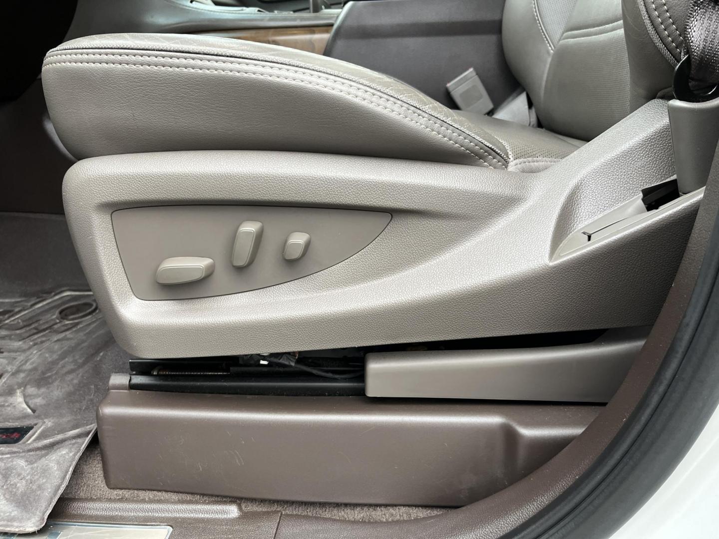 2019 White /Gray GMC Yukon XL Denali 4WD (1GKS2HKJ6KR) with an 6.2L V8 OHV 16V engine, Automatic transmission, located at 11115 Chardon Rd. , Chardon, OH, 44024, (440) 214-9705, 41.580246, -81.241943 - 2019 GMC Yukon XL Denali 4WD – Ultimate Full-Size Luxury Beast with Massive Power and Every Premium Feature Loaded! This 2019 GMC Yukon XL Denali 4WD is the king of family haulers and towing machines – massive space, insane capability, and top-shelf luxury from front to back! Under the hood roa - Photo#25