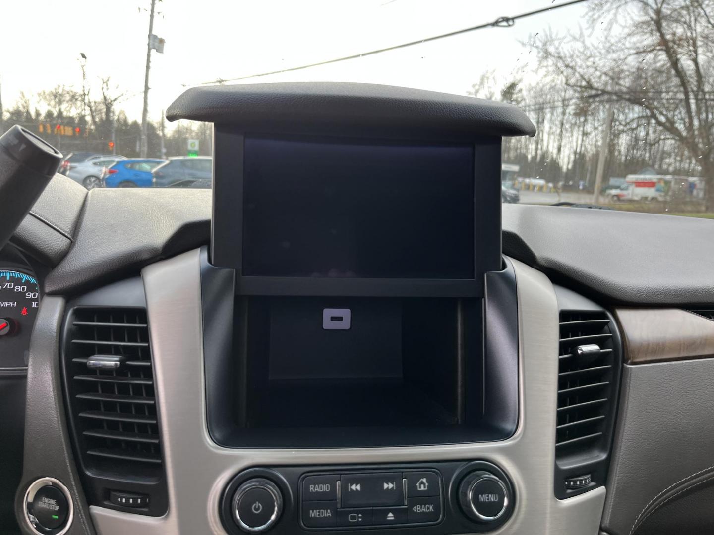 2019 White /Gray GMC Yukon XL Denali 4WD (1GKS2HKJ6KR) with an 6.2L V8 OHV 16V engine, Automatic transmission, located at 11115 Chardon Rd. , Chardon, OH, 44024, (440) 214-9705, 41.580246, -81.241943 - 2019 GMC Yukon XL Denali 4WD – Ultimate Full-Size Luxury Beast with Massive Power and Every Premium Feature Loaded! This 2019 GMC Yukon XL Denali 4WD is the king of family haulers and towing machines – massive space, insane capability, and top-shelf luxury from front to back! Under the hood roa - Photo#37