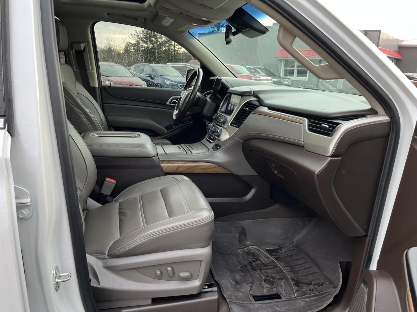 2019 White /Gray GMC Yukon XL Denali 4WD (1GKS2HKJ6KR) with an 6.2L V8 OHV 16V engine, Automatic transmission, located at 11115 Chardon Rd. , Chardon, OH, 44024, (440) 214-9705, 41.580246, -81.241943 - 2019 GMC Yukon XL Denali 4WD – Ultimate Full-Size Luxury Beast with Massive Power and Every Premium Feature Loaded! This 2019 GMC Yukon XL Denali 4WD is the king of family haulers and towing machines – massive space, insane capability, and top-shelf luxury from front to back! Under the hood roa - Photo#53