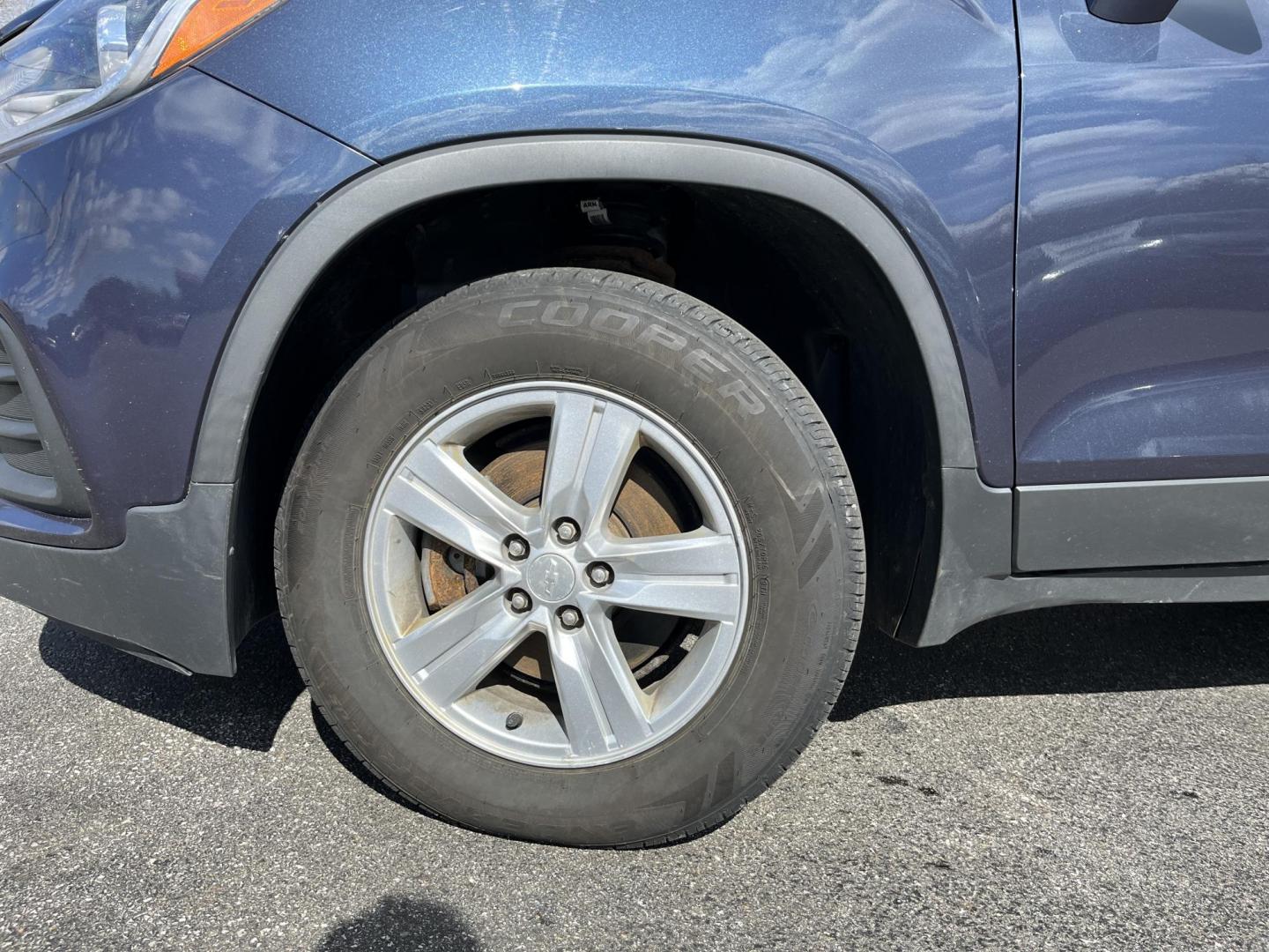 2018 Blue /Black Chevrolet Trax LT AWD (3GNCJPSB3JL) with an 1.4L I4 DOHC 16V TURBO engine, Automatic transmission, located at 547 E. Main St., Orwell, OH, 44076, (440) 437-5893, 41.535435, -80.847855 - 2018 Chevrolet Trax LT AWD – Compact Turbo Crossover with All-Weather Grip, Smart Features, and Great Efficiency! This sharp 2018 Chevrolet Trax LT AWD is the perfect everyday SUV that’s easy to park, fun to drive, and ready for Ohio’s changing weather! Powered by a peppy 1.4L I4 EcoTec turbo - Photo#12