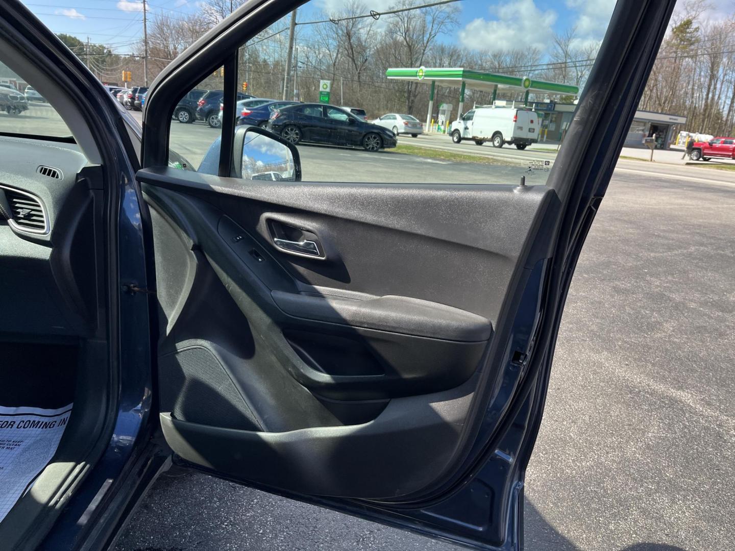 2018 Blue /Black Chevrolet Trax LT AWD (3GNCJPSB3JL) with an 1.4L I4 DOHC 16V TURBO engine, Automatic transmission, located at 547 E. Main St., Orwell, OH, 44076, (440) 437-5893, 41.535435, -80.847855 - 2018 Chevrolet Trax LT AWD – Compact Turbo Crossover with All-Weather Grip, Smart Features, and Great Efficiency! This sharp 2018 Chevrolet Trax LT AWD is the perfect everyday SUV that’s easy to park, fun to drive, and ready for Ohio’s changing weather! Powered by a peppy 1.4L I4 EcoTec turbo - Photo#30