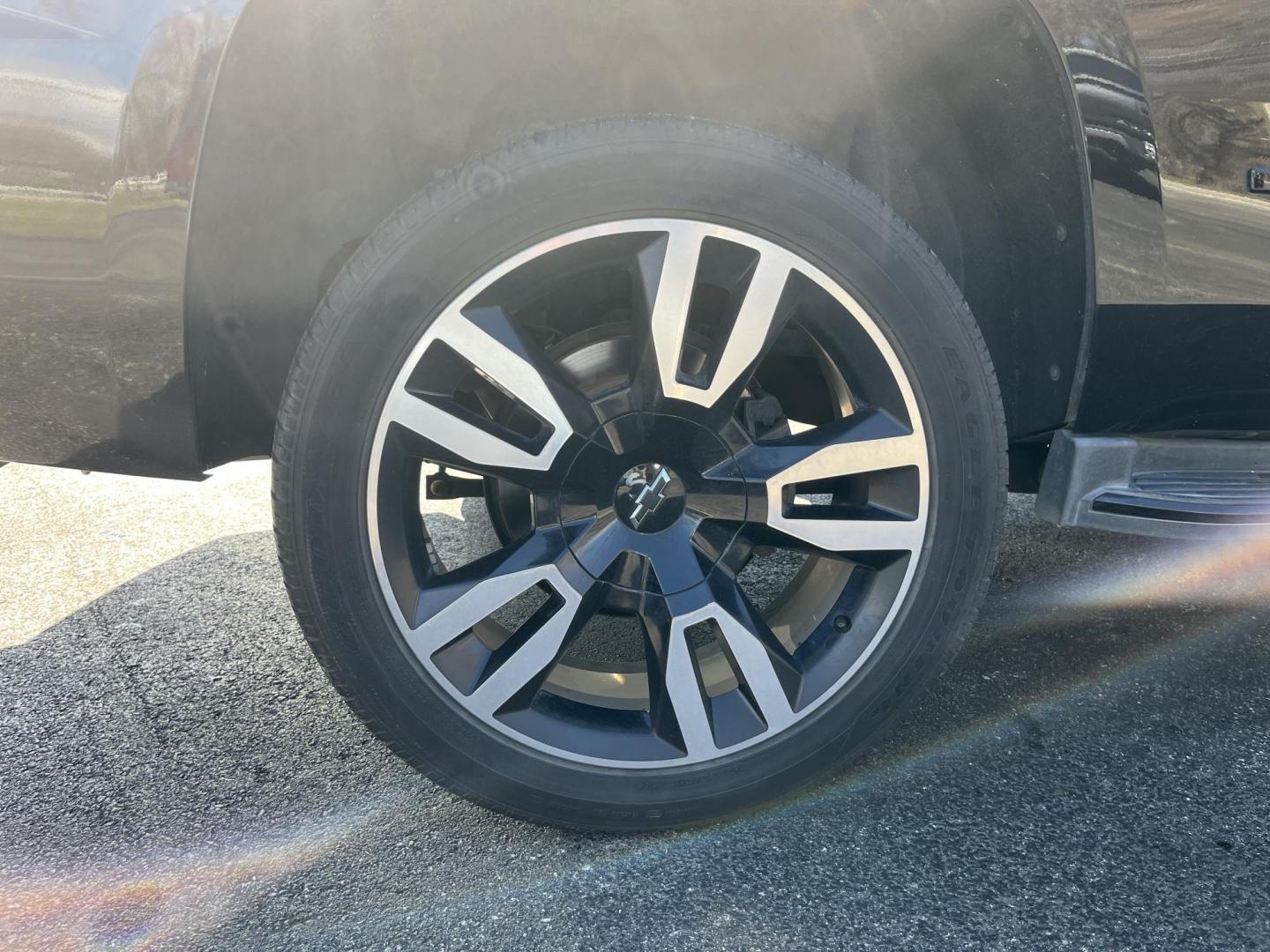 2018 Black /Black Chevrolet Tahoe Premier 4WD (1GNSKCKJ8JR) with an 6.2L V8 OHV 16V engine, Automatic transmission, located at 11115 Chardon Rd. , Chardon, OH, 44024, (440) 214-9705, 41.580246, -81.241943 - 2018 Chevrolet Tahoe Premier 4WD RST Performance Edition – Massive Power, Ultimate Luxury, and Ready to Dominate Every Road! This beast of a 2018 Chevrolet Tahoe Premier 4WD RST Performance Edition is loaded to the max and built for those who demand the best! The ferocious 6.2L EcoTec3 V8 unleash - Photo#7