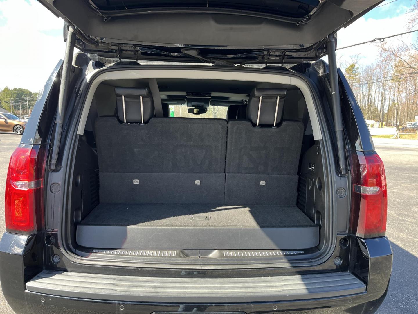 2018 Black /Black Chevrolet Tahoe Premier 4WD (1GNSKCKJ8JR) with an 6.2L V8 OHV 16V engine, Automatic transmission, located at 11115 Chardon Rd. , Chardon, OH, 44024, (440) 214-9705, 41.580246, -81.241943 - 2018 Chevrolet Tahoe Premier 4WD RST Performance Edition – Massive Power, Ultimate Luxury, and Ready to Dominate Every Road! This beast of a 2018 Chevrolet Tahoe Premier 4WD RST Performance Edition is loaded to the max and built for those who demand the best! The ferocious 6.2L EcoTec3 V8 unleash - Photo#14