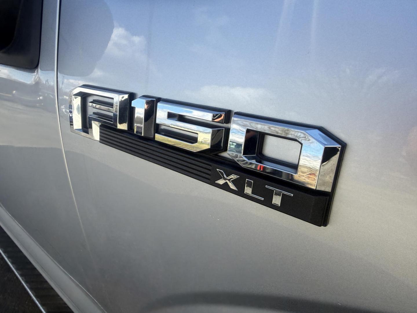 2018 Silver /Black Ford F-150 XLT SuperCrew 5.5-ft. Bed 4WD (1FTEW1EP9JF) with an 2.7L V6 DOHC 24V TWIN TURBO engine, Automatic transmission, located at 547 E. Main St., Orwell, OH, 44076, (440) 437-5893, 41.535435, -80.847855 - 2018 Ford F-150 XLT Crew Cab 4WD – Twin-Turbo Power, Serious Towing, and Loaded with Everyday Comfort! This 2018 Ford F-150 XLT Crew Cab is the perfect workhorse and family truck rolled into one – tough, capable, and packed with the features you need! Powered by the impressive 2.7L Twin-Turbo E - Photo#6