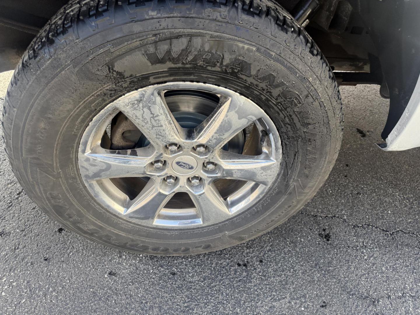 2018 Silver /Black Ford F-150 XLT SuperCrew 5.5-ft. Bed 4WD (1FTEW1EP9JF) with an 2.7L V6 DOHC 24V TWIN TURBO engine, Automatic transmission, located at 547 E. Main St., Orwell, OH, 44076, (440) 437-5893, 41.535435, -80.847855 - 2018 Ford F-150 XLT Crew Cab 4WD – Twin-Turbo Power, Serious Towing, and Loaded with Everyday Comfort! This 2018 Ford F-150 XLT Crew Cab is the perfect workhorse and family truck rolled into one – tough, capable, and packed with the features you need! Powered by the impressive 2.7L Twin-Turbo E - Photo#27