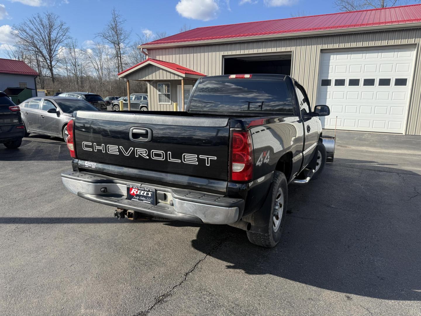 2006 Black /Black Chevrolet Silverado 1500 LS 4WD (3GCEK14V96G) with an 4.8L V8 OHV 16V engine, Automatic transmission, located at 547 E. Main St., Orwell, OH, 44076, (440) 437-5893, 41.535435, -80.847855 - 2006 Chevrolet Silverado 1500 LS Regular Cab 4WD – Tough Work Truck with Plow and Proven Reliability! This no-nonsense 2006 Chevrolet Silverado 1500 LS Regular Cab 4WD is built for hard work and ready to tackle Ohio winters or job-site demands! Powered by the dependable 4.8L Vortec V8 engine pair - Photo#21