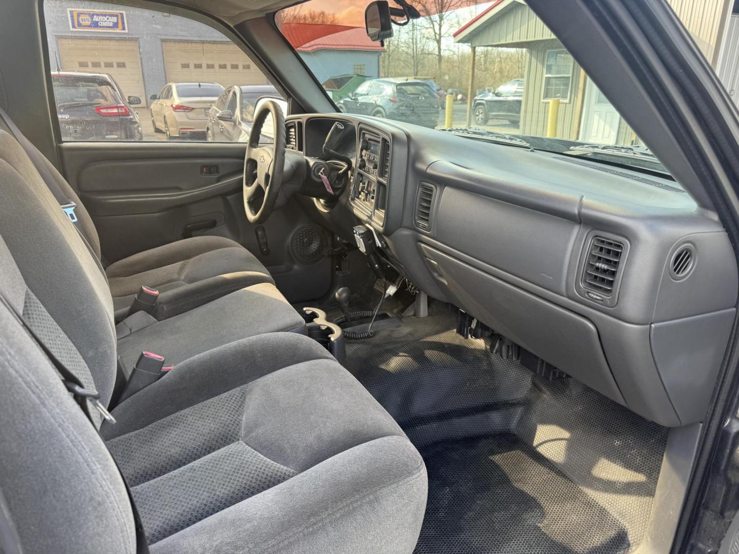 2006 Black /Black Chevrolet Silverado 1500 LS 4WD (3GCEK14V96G) with an 4.8L V8 OHV 16V engine, Automatic transmission, located at 547 E. Main St., Orwell, OH, 44076, (440) 437-5893, 41.535435, -80.847855 - 2006 Chevrolet Silverado 1500 LS Regular Cab 4WD – Tough Work Truck with Plow and Proven Reliability! This no-nonsense 2006 Chevrolet Silverado 1500 LS Regular Cab 4WD is built for hard work and ready to tackle Ohio winters or job-site demands! Powered by the dependable 4.8L Vortec V8 engine pair - Photo#30