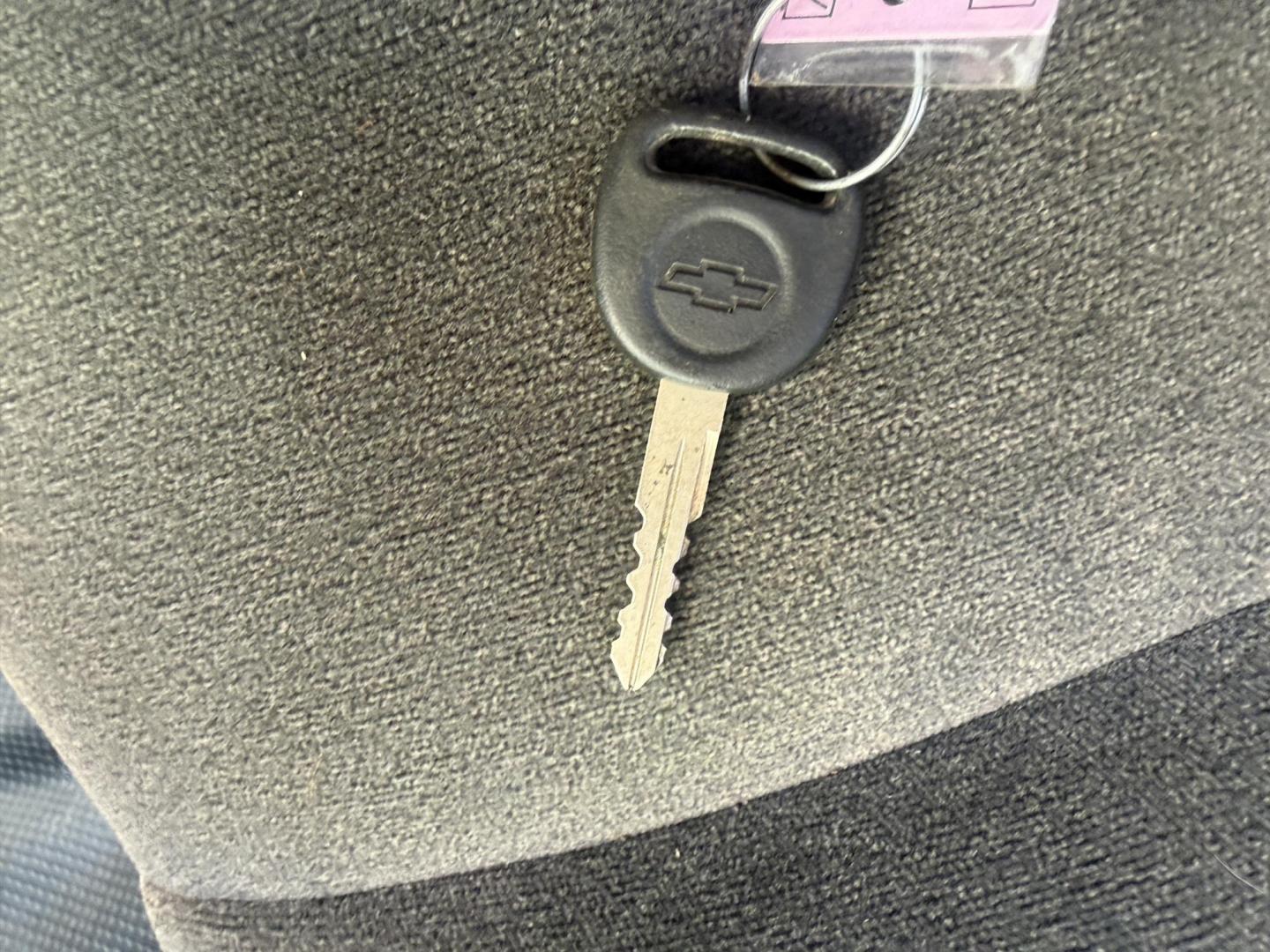 2006 Black /Black Chevrolet Silverado 1500 LS 4WD (3GCEK14V96G) with an 4.8L V8 OHV 16V engine, Automatic transmission, located at 547 E. Main St., Orwell, OH, 44076, (440) 437-5893, 41.535435, -80.847855 - 2006 Chevrolet Silverado 1500 LS Regular Cab 4WD – Tough Work Truck with Plow and Proven Reliability! This no-nonsense 2006 Chevrolet Silverado 1500 LS Regular Cab 4WD is built for hard work and ready to tackle Ohio winters or job-site demands! Powered by the dependable 4.8L Vortec V8 engine pair - Photo#33